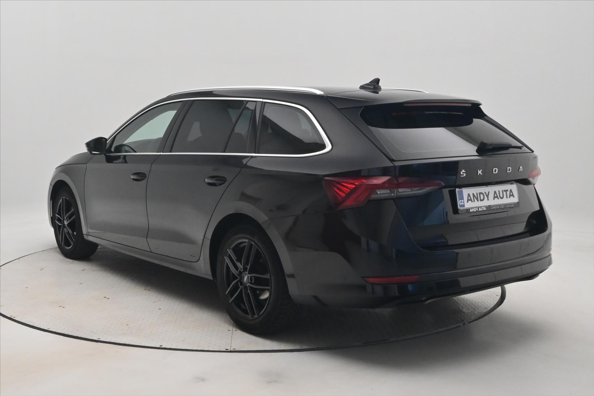 Hlavní fotografie vozu Škoda Octavia 2,0 TDI 110kW DSG Style Záruka až 5 let (7)