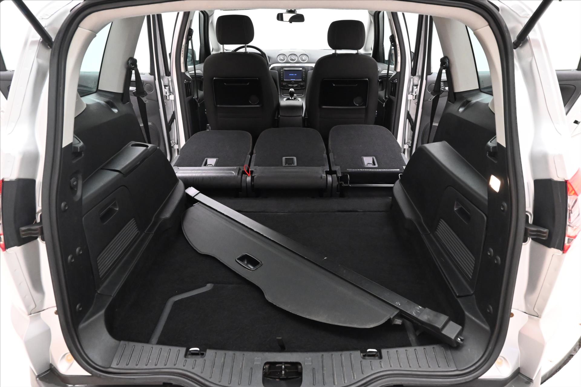 Hlavní fotografie vozu Ford S-MAX 2,0 TDCi 103kW NAVI Výhřev sedaček (11)