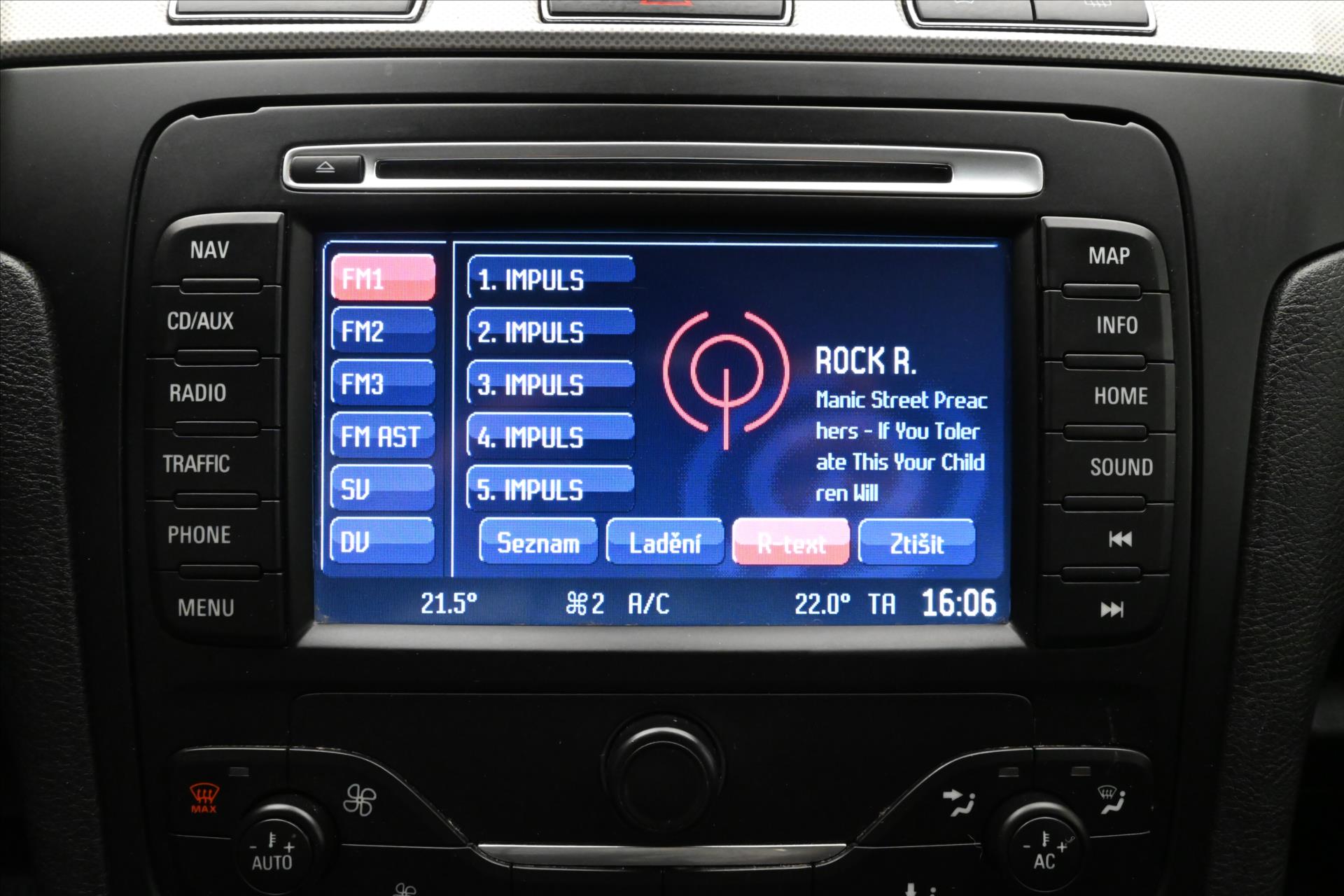 Hlavní fotografie vozu Ford S-MAX 2,0 TDCi 103kW NAVI Výhřev sedaček (19)