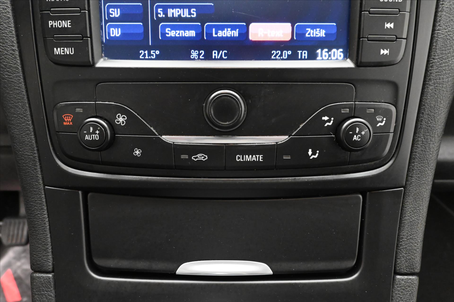 Hlavní fotografie vozu Ford S-MAX 2,0 TDCi 103kW NAVI Výhřev sedaček (20)