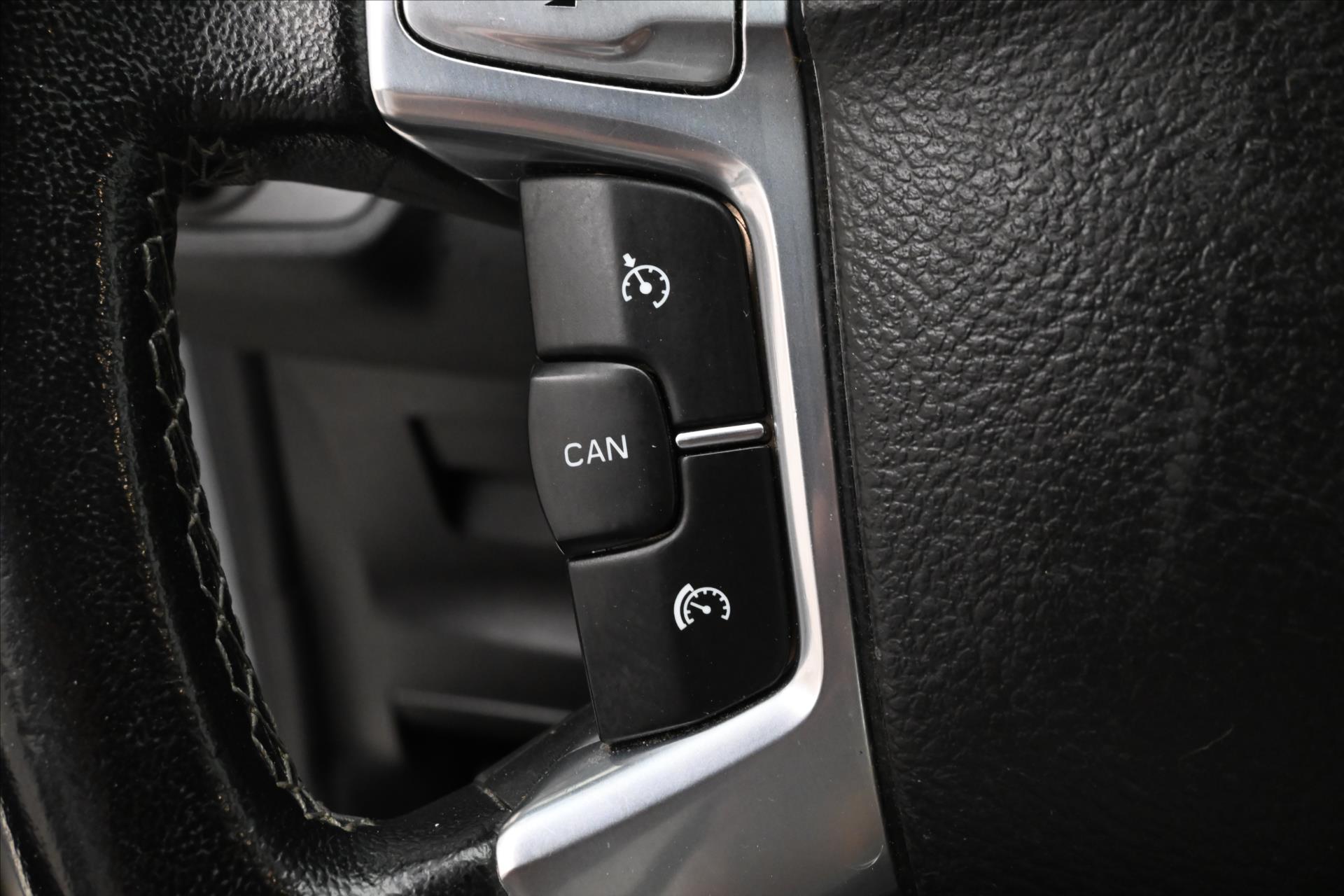 Hlavní fotografie vozu Ford S-MAX 2,0 TDCi 103kW NAVI Výhřev sedaček (22)