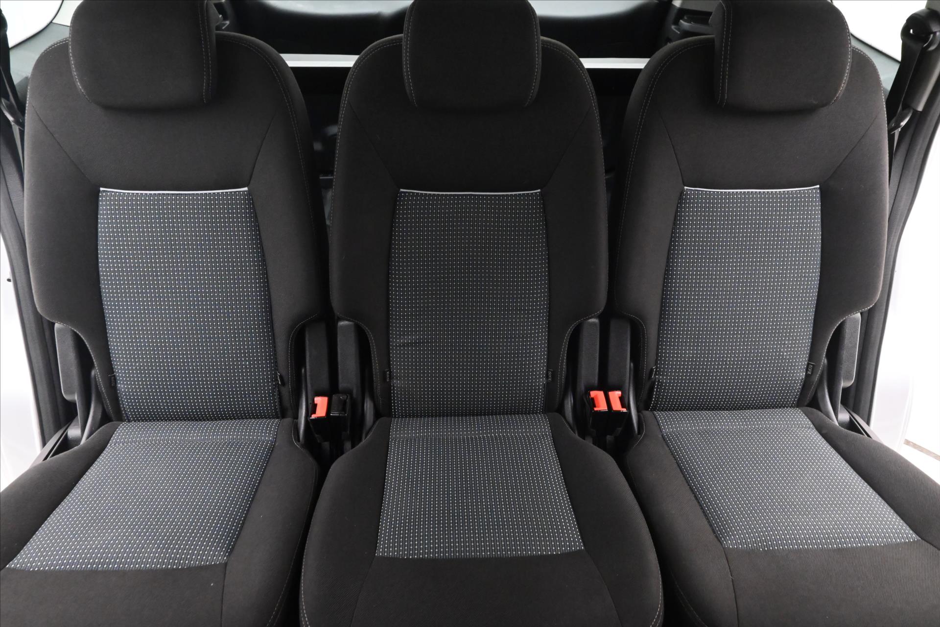 Hlavní fotografie vozu Ford S-MAX 2,0 TDCi 103kW NAVI Výhřev sedaček (26)