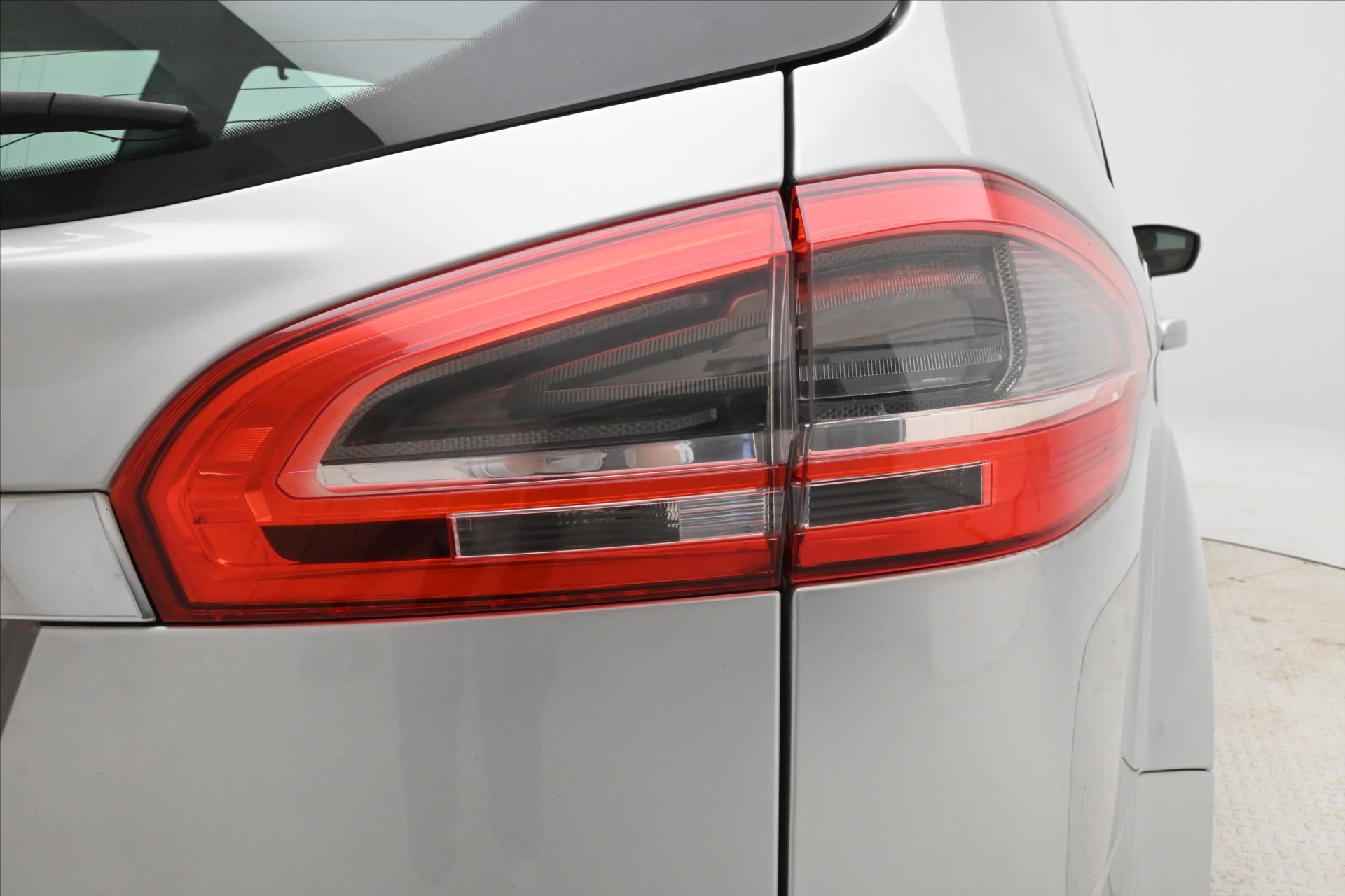 Hlavní fotografie vozu Ford S-MAX 2,0 TDCi 103kW NAVI Výhřev sedaček (28)