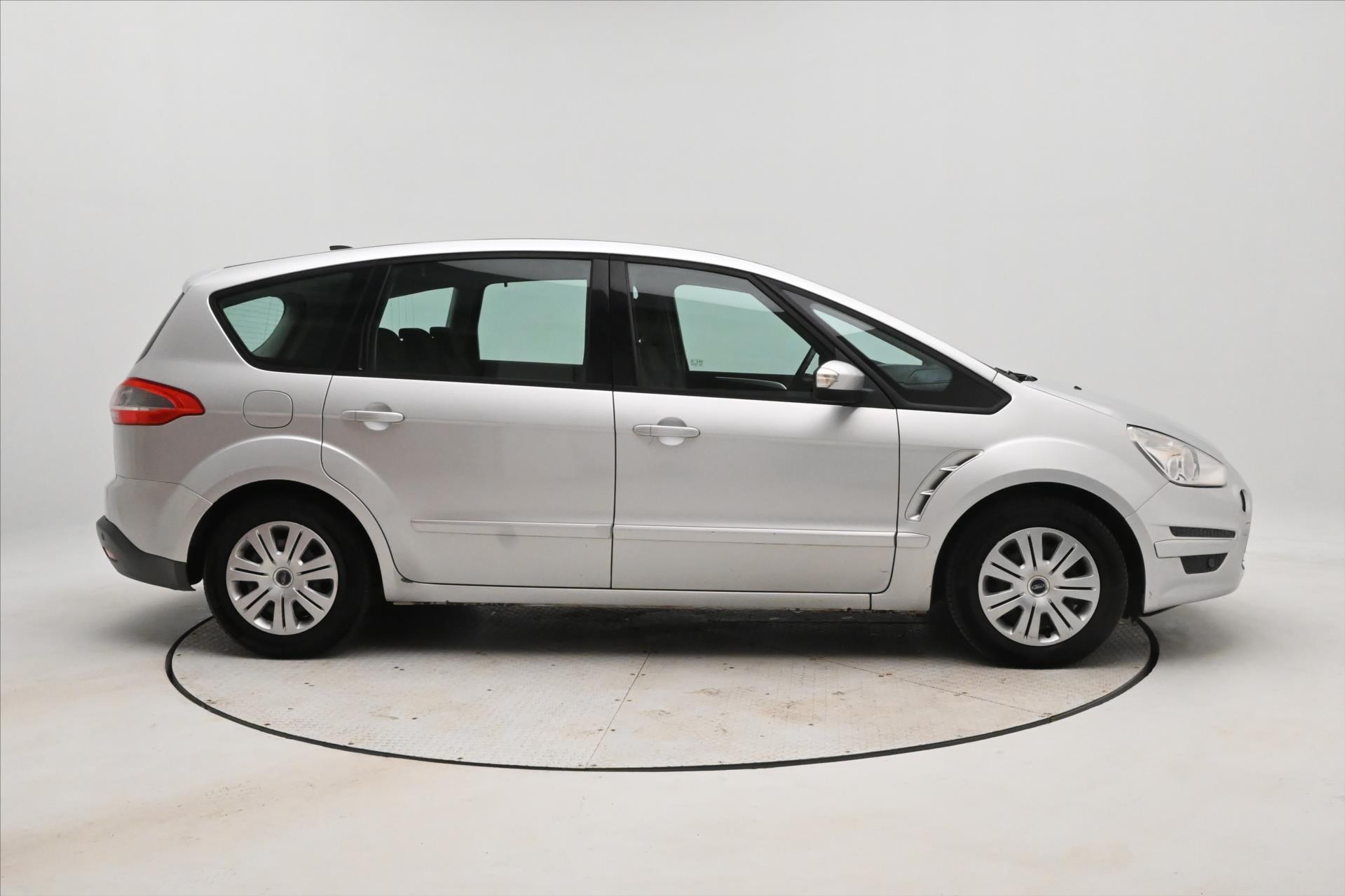 Hlavní fotografie vozu Ford S-MAX 2,0 TDCi 103kW NAVI Výhřev sedaček (4)