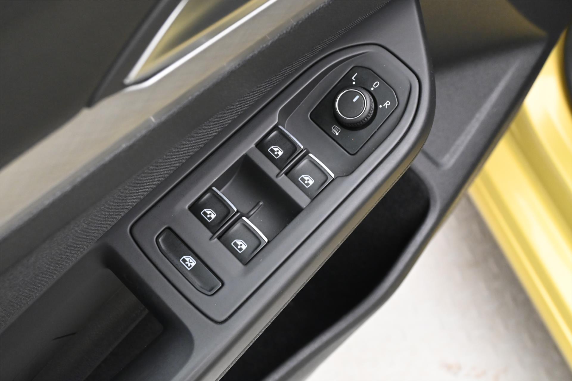 Hlavní fotografie vozu Volkswagen Golf 1,0 TSI 81 kW Life Záruka až 5 let (26)