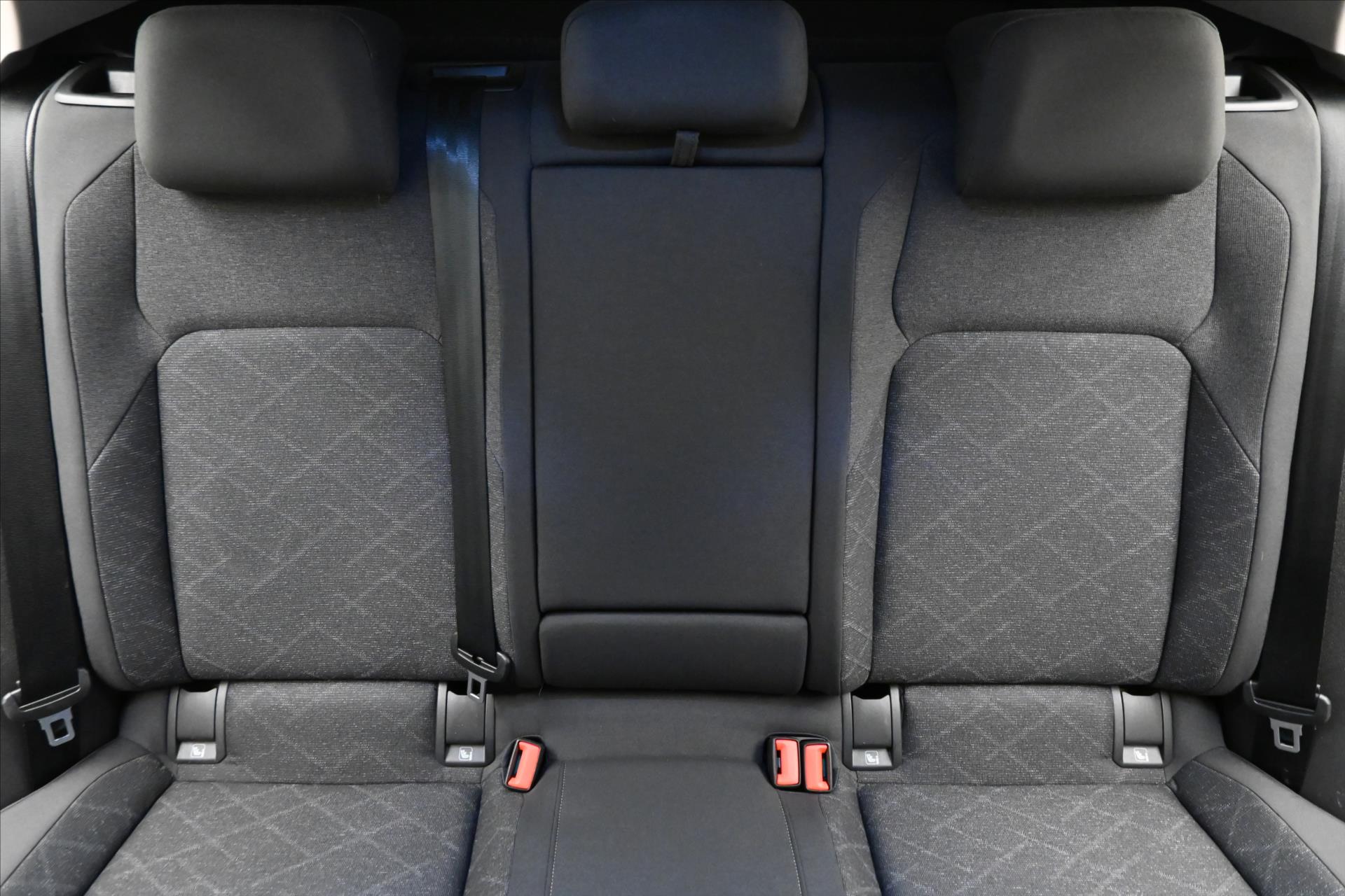 Hlavní fotografie vozu Volkswagen Golf 1,0 TSI 81kW Life Záruka až 5 let (27)