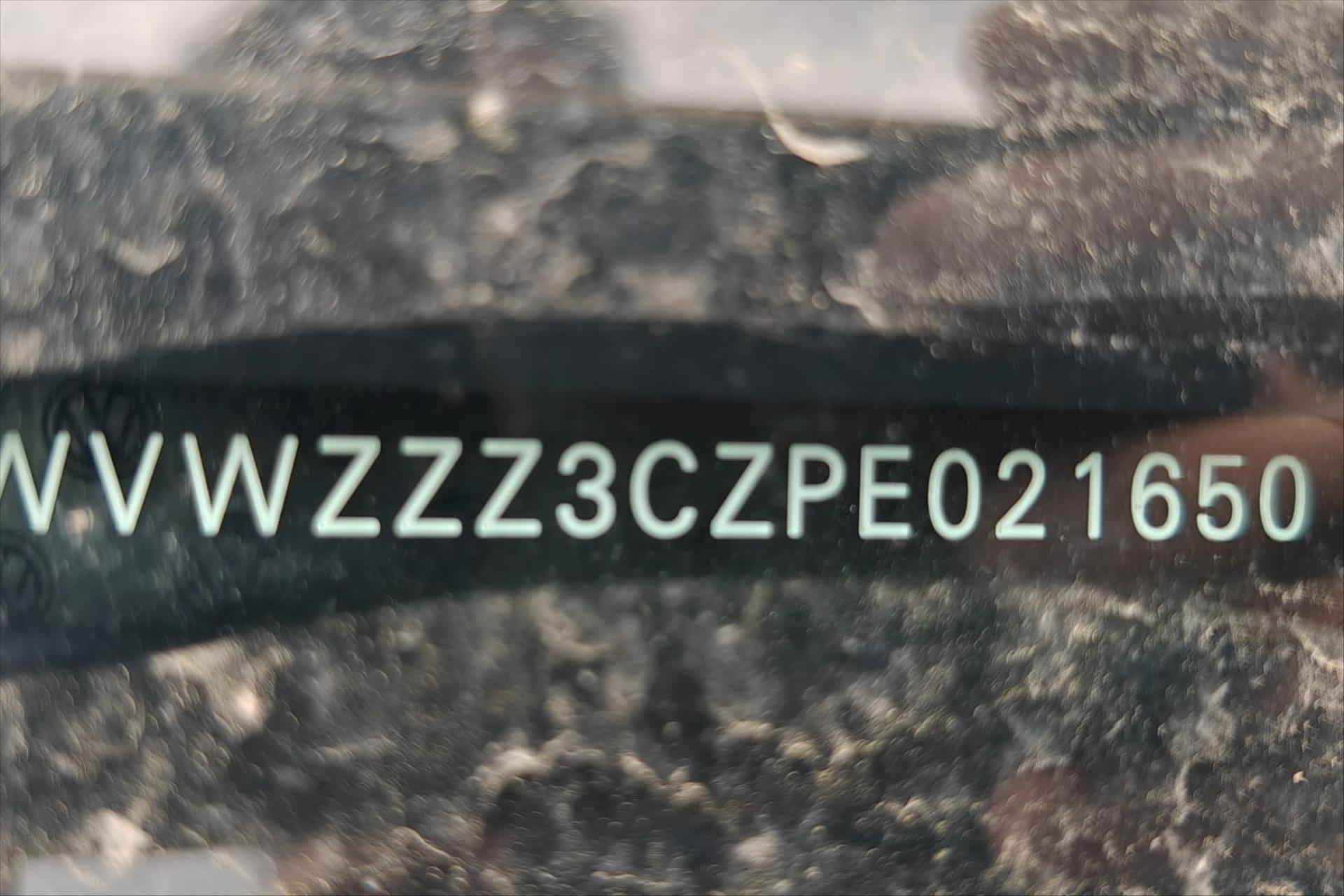 Hlavní fotografie vozu Volkswagen Passat 2,0 TDI 110kW DSG Business VŮZ PŘIPRAVUJEME K PRODEJI (2)