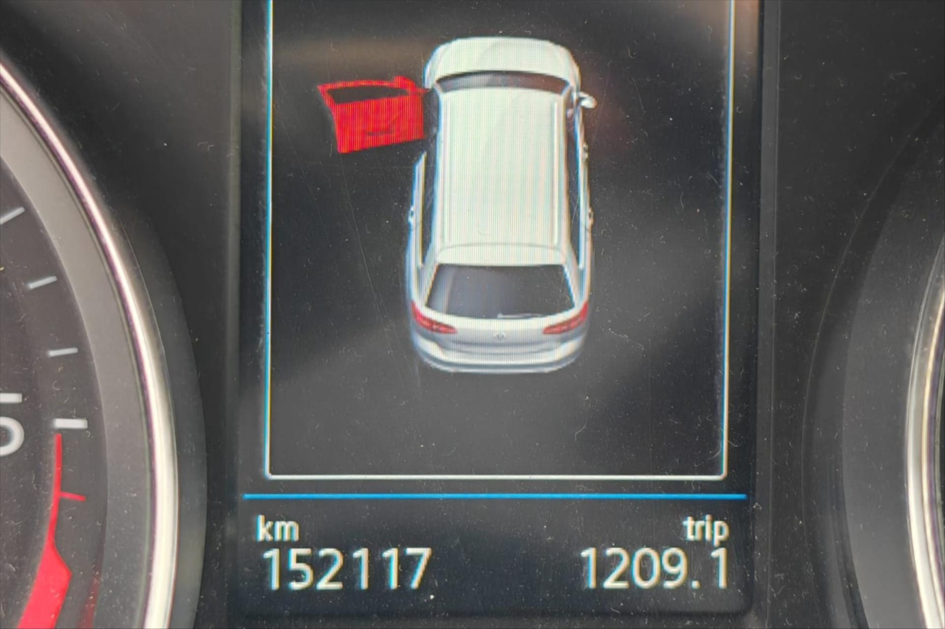 Hlavní fotografie vozu Volkswagen Passat 2,0 TDI 110kW DSG Business VŮZ PŘIPRAVUJEME K PRODEJI (3)