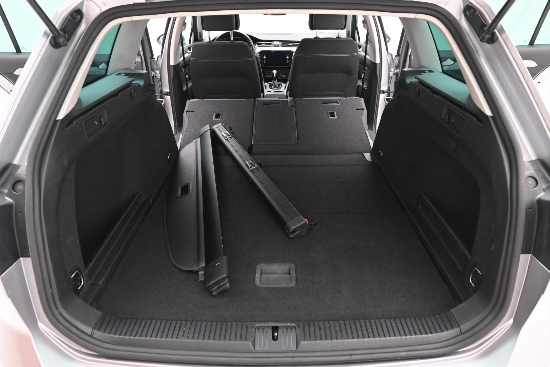 Hlavní fotografie vozu Volkswagen Passat 2,0 TDI 110kW DSG Business Záruka až 5 let (11)