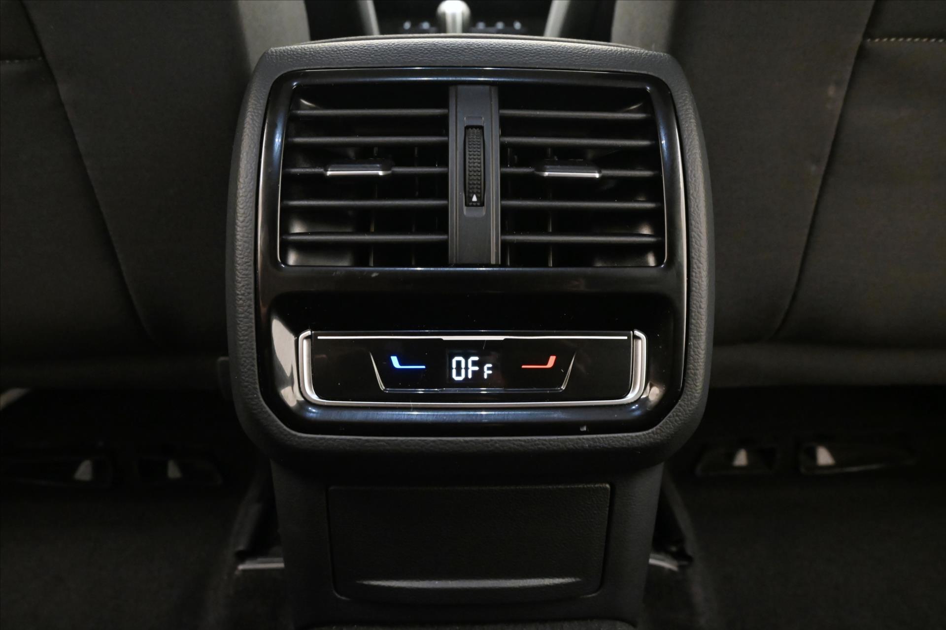 Hlavní fotografie vozu Volkswagen Passat 2,0 TDI 110kW DSG Business Záruka až 5 let (22)