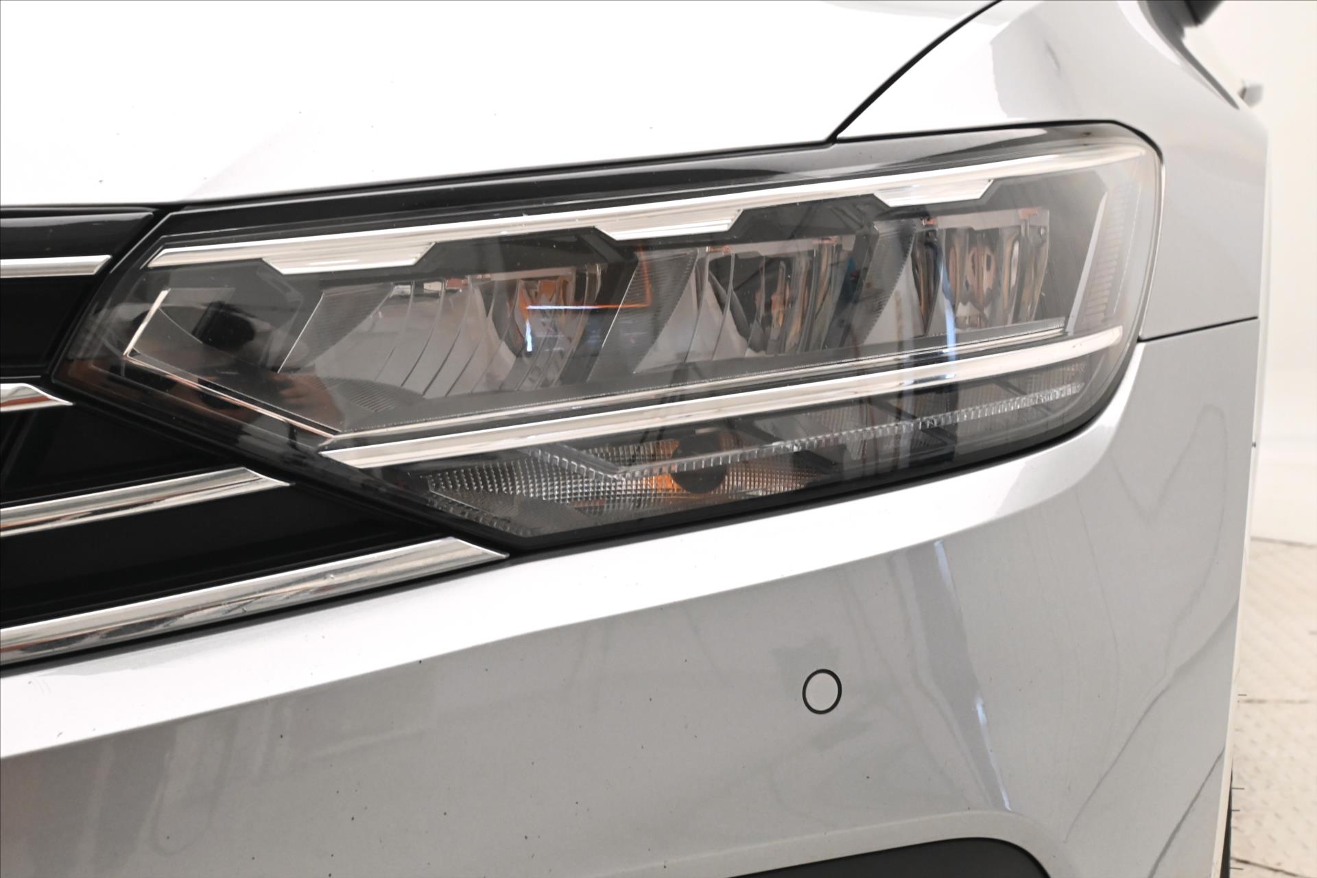 Hlavní fotografie vozu Volkswagen Passat 2,0 TDI 110kW DSG Business Záruka až 5 let (30)