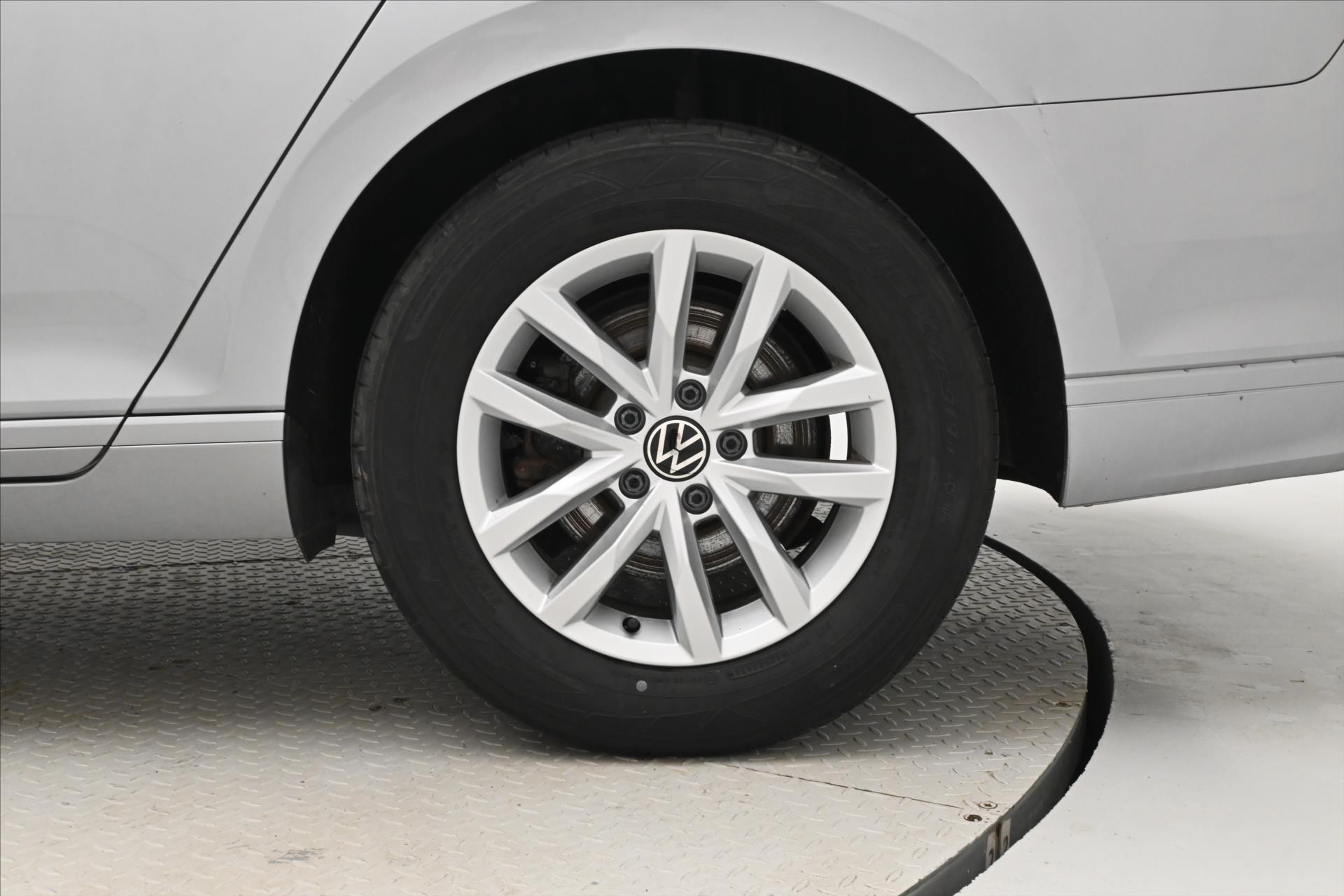 Hlavní fotografie vozu Volkswagen Passat 2,0 TDI 110kW DSG Business Záruka až 5 let (32)
