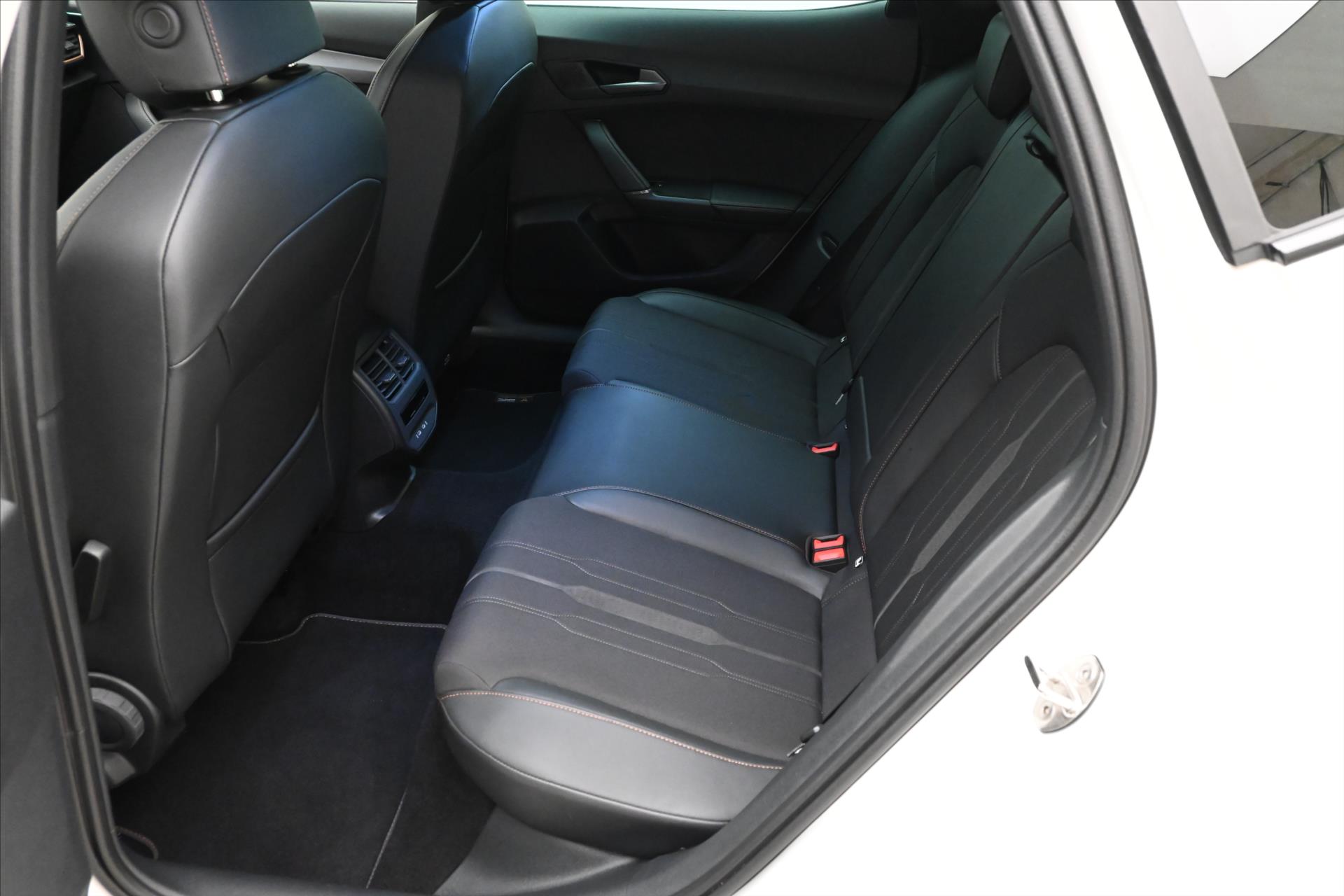 Hlavní fotografie vozu Cupra Formentor 2,0 TDI 110kW DSG 4x4 Záruka až 5 let (14)