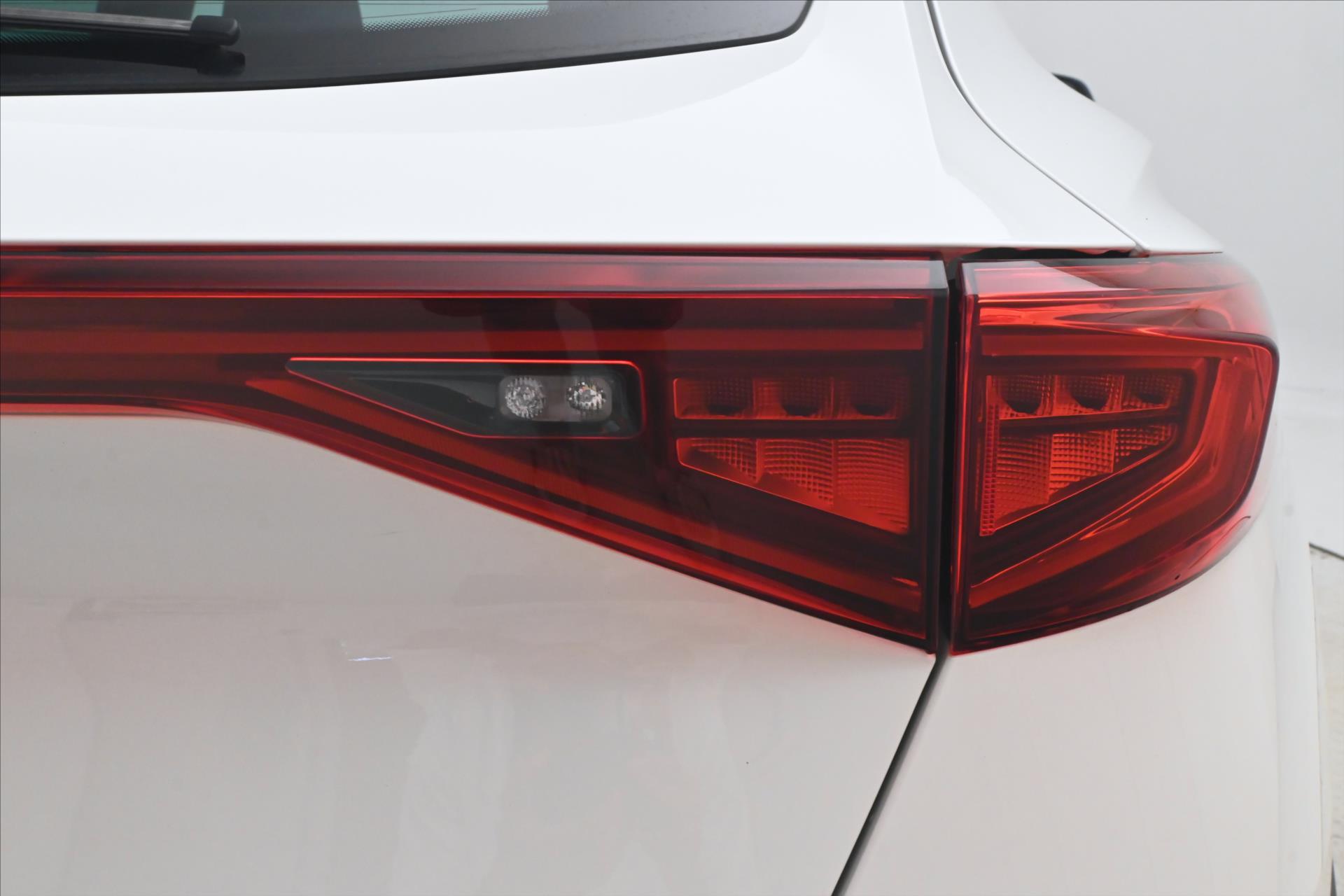 Hlavní fotografie vozu Cupra Formentor 2,0 TDI 110kW DSG 4x4 Záruka až 5 let (30)