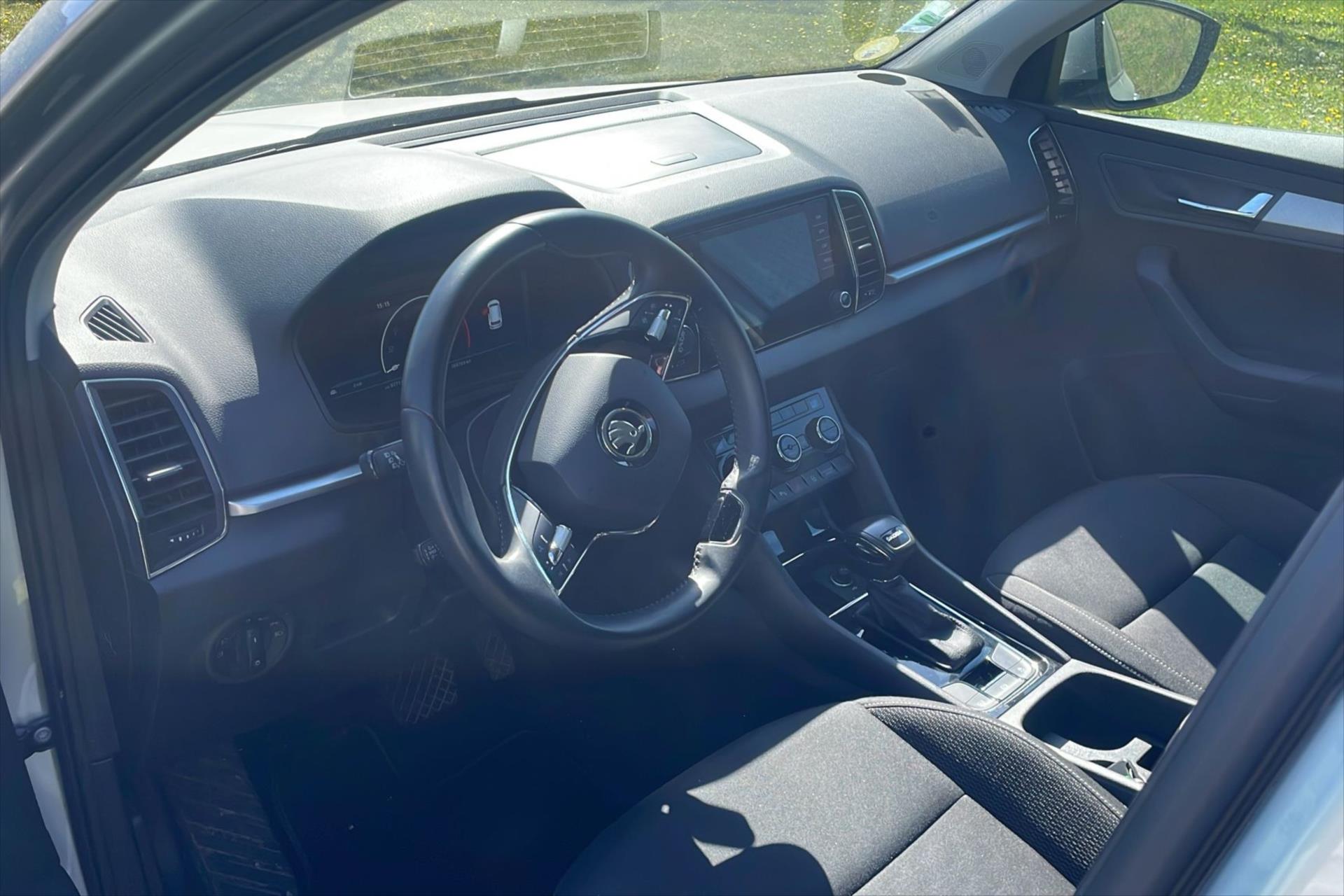 Hlavní fotografie vozu Škoda Karoq 2,0 TDI 85kW DSG Ambition VŮZ PŘIPRAVUJEME K PRODEJI (3)