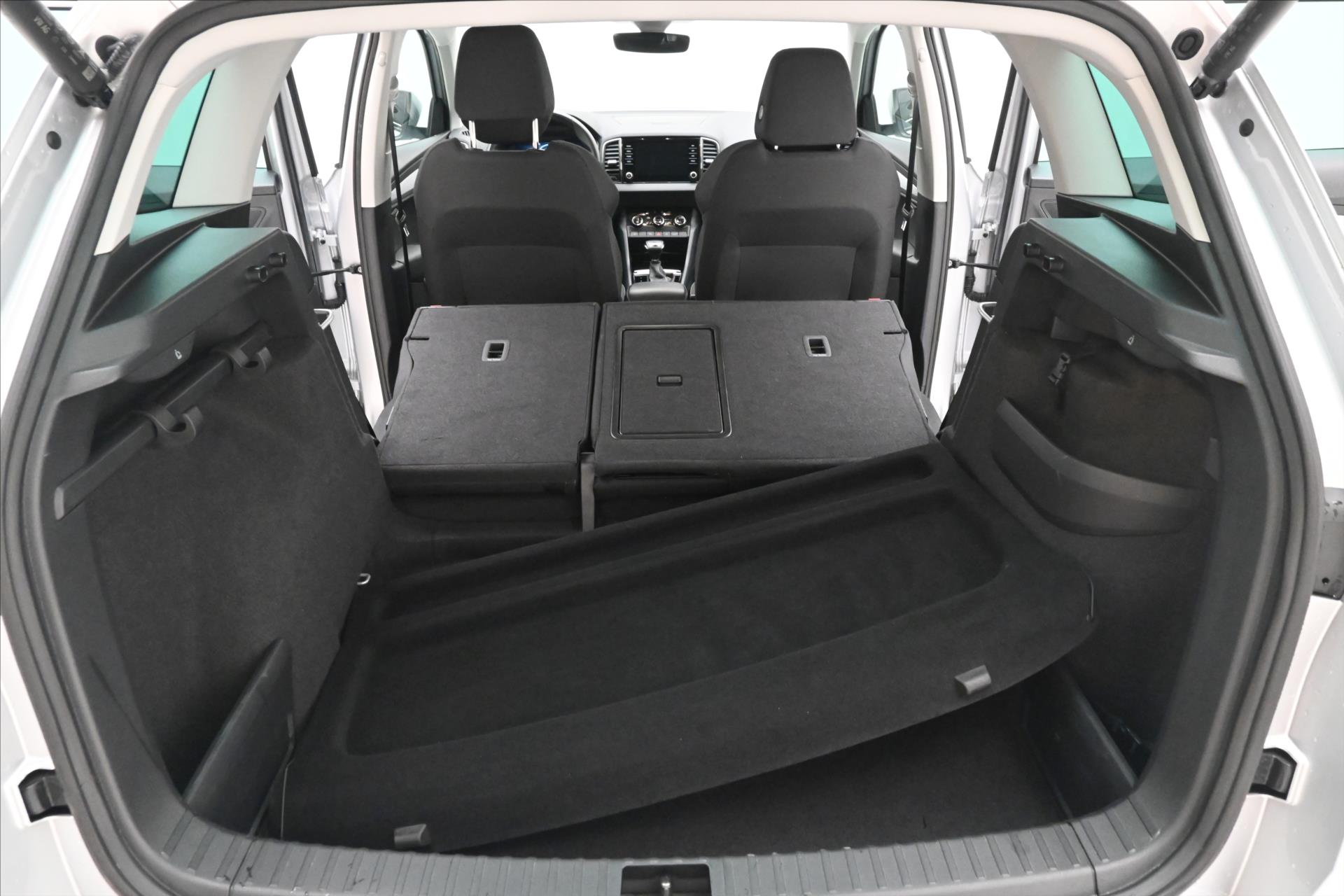 Hlavní fotografie vozu Škoda Karoq 2,0 TDI 85kW DSG VIRTUAL EL.KUFR Záruka až 5 let (12)