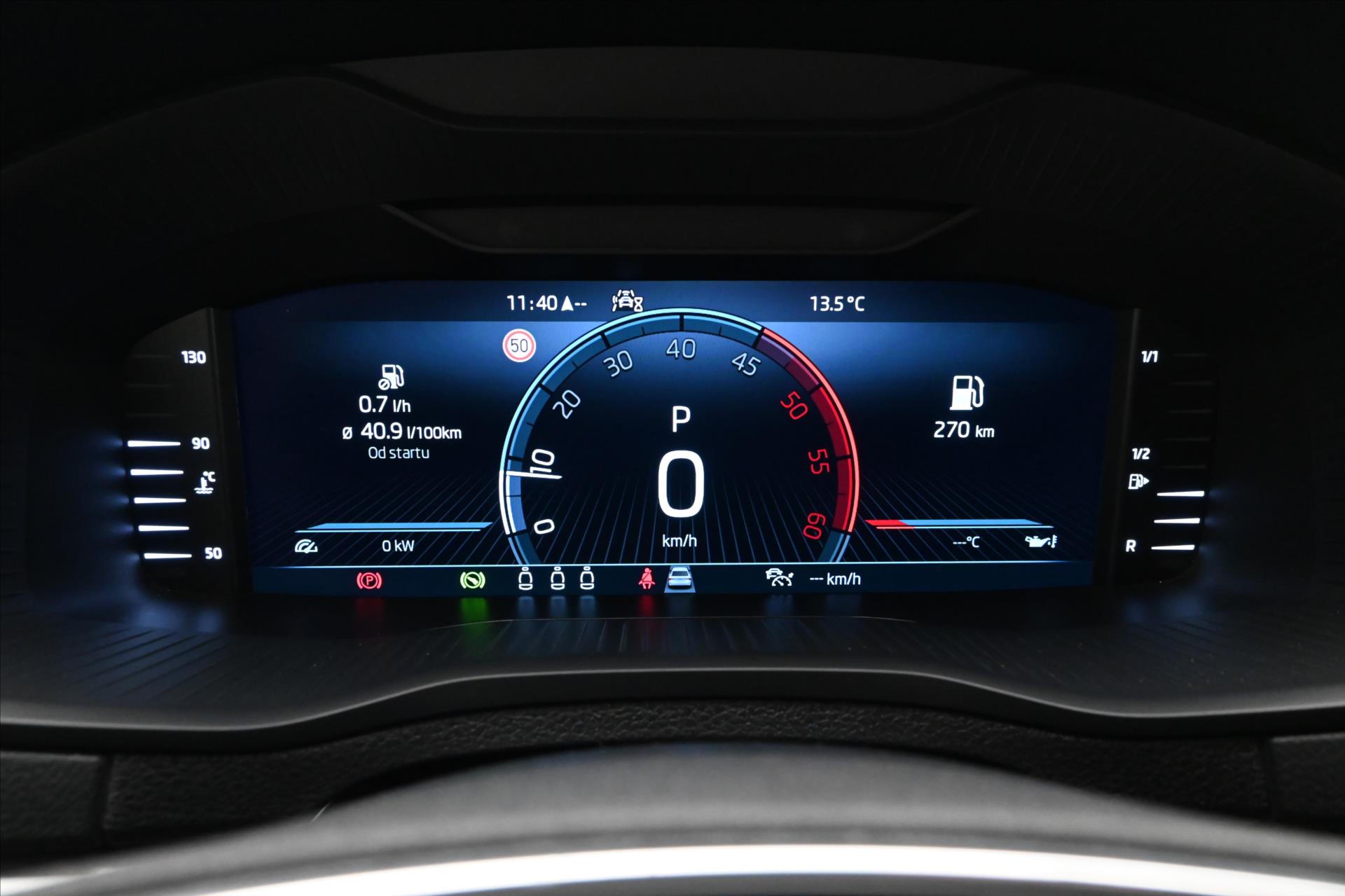 Hlavní fotografie vozu Škoda Karoq 2,0 TDI 85kW DSG VIRTUAL EL.KUFR Záruka až 5 let (17)