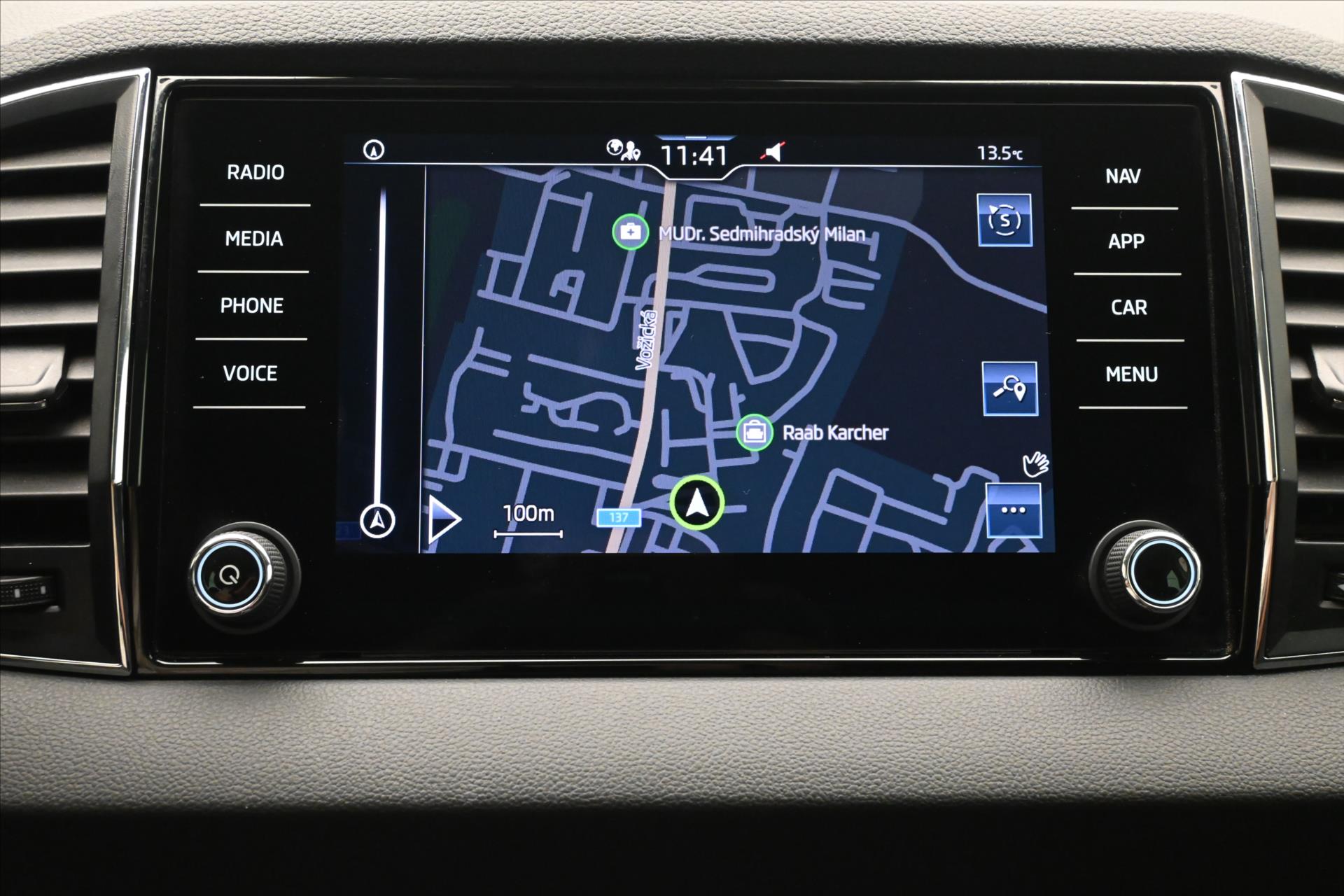 Hlavní fotografie vozu Škoda Karoq 2,0 TDI 85kW DSG VIRTUAL EL.KUFR Záruka až 5 let (21)