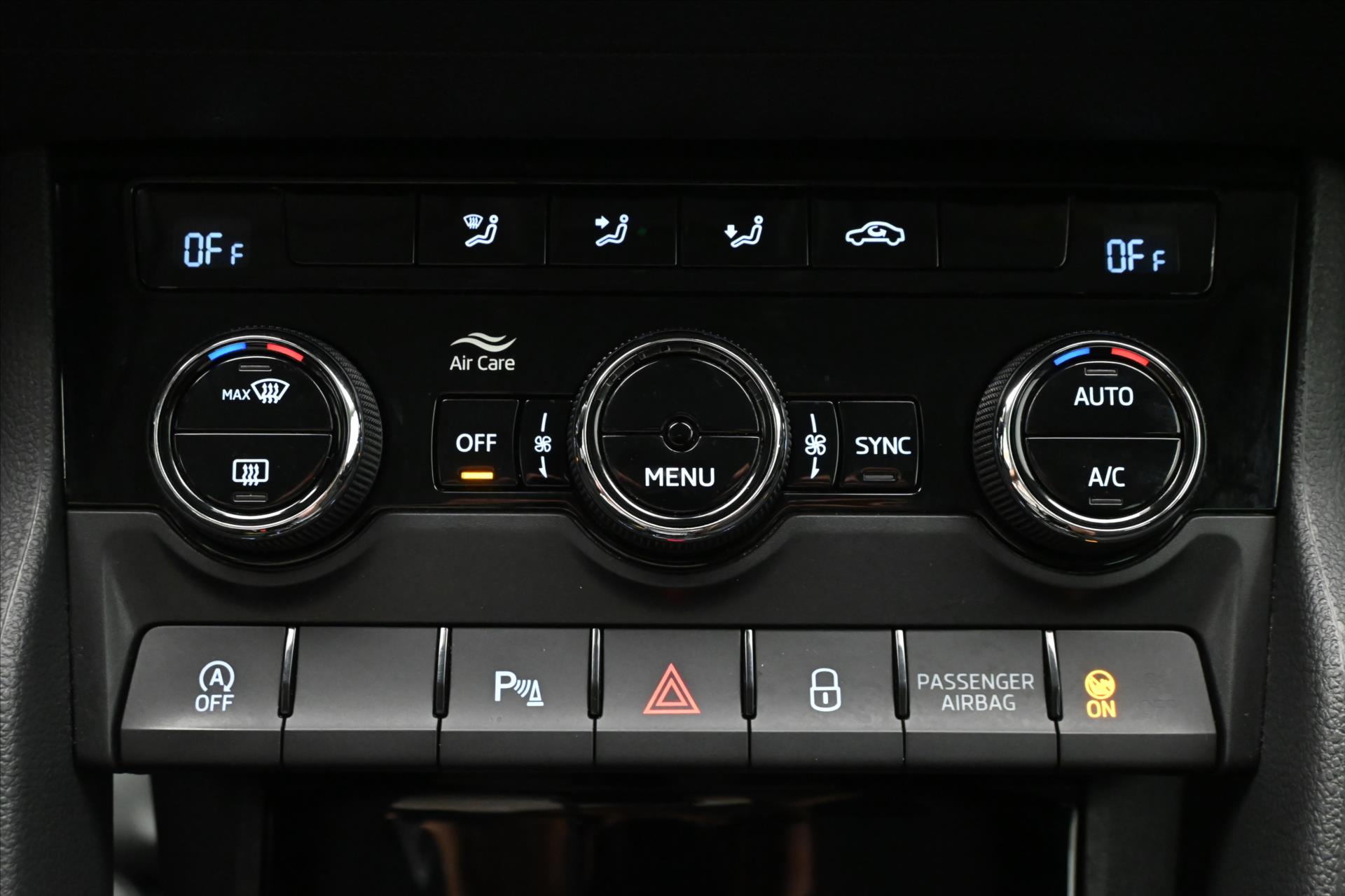 Hlavní fotografie vozu Škoda Karoq 2,0 TDI 85kW DSG VIRTUAL EL.KUFR Záruka až 5 let (22)