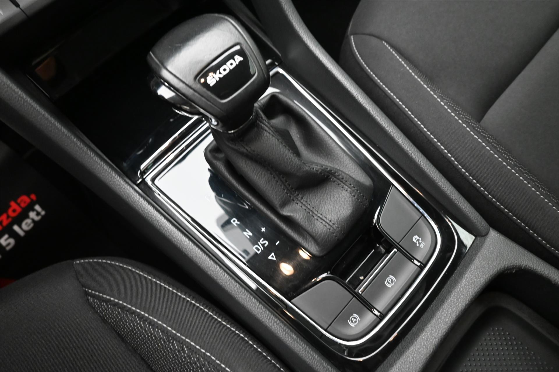 Hlavní fotografie vozu Škoda Karoq 2,0 TDI 85kW DSG VIRTUAL EL.KUFR Záruka až 5 let (23)