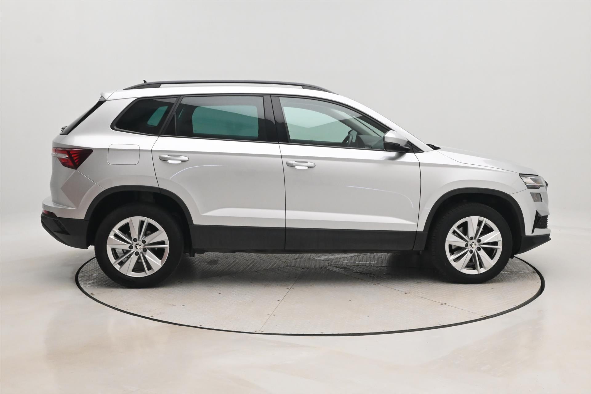 Hlavní fotografie vozu Škoda Karoq 2,0 TDI 85kW DSG VIRTUAL EL.KUFR Záruka až 5 let (5)