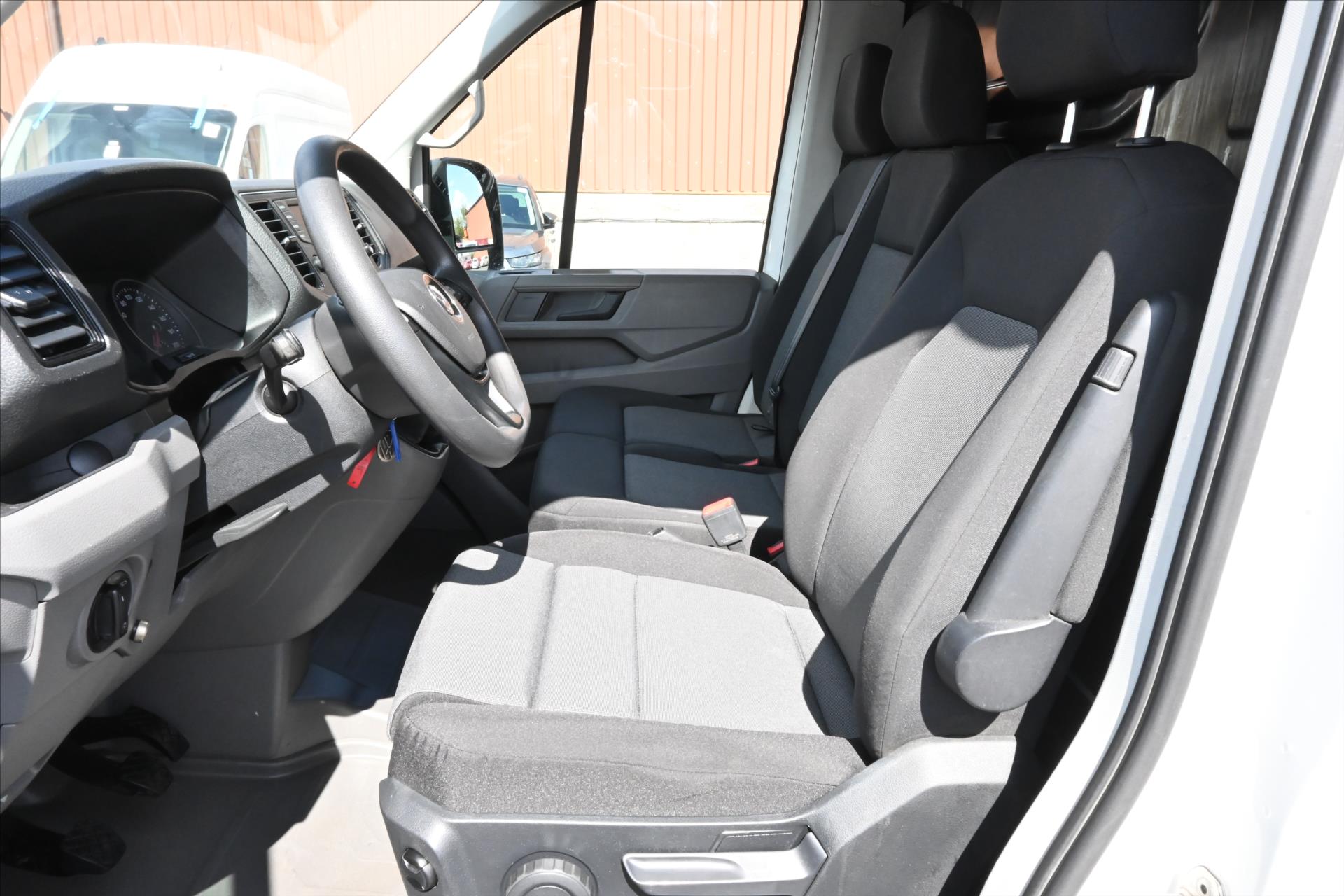 Hlavní fotografie vozu Volkswagen Crafter 2,0 TDI 103kW L3H2 Záruka až 5 let (13)