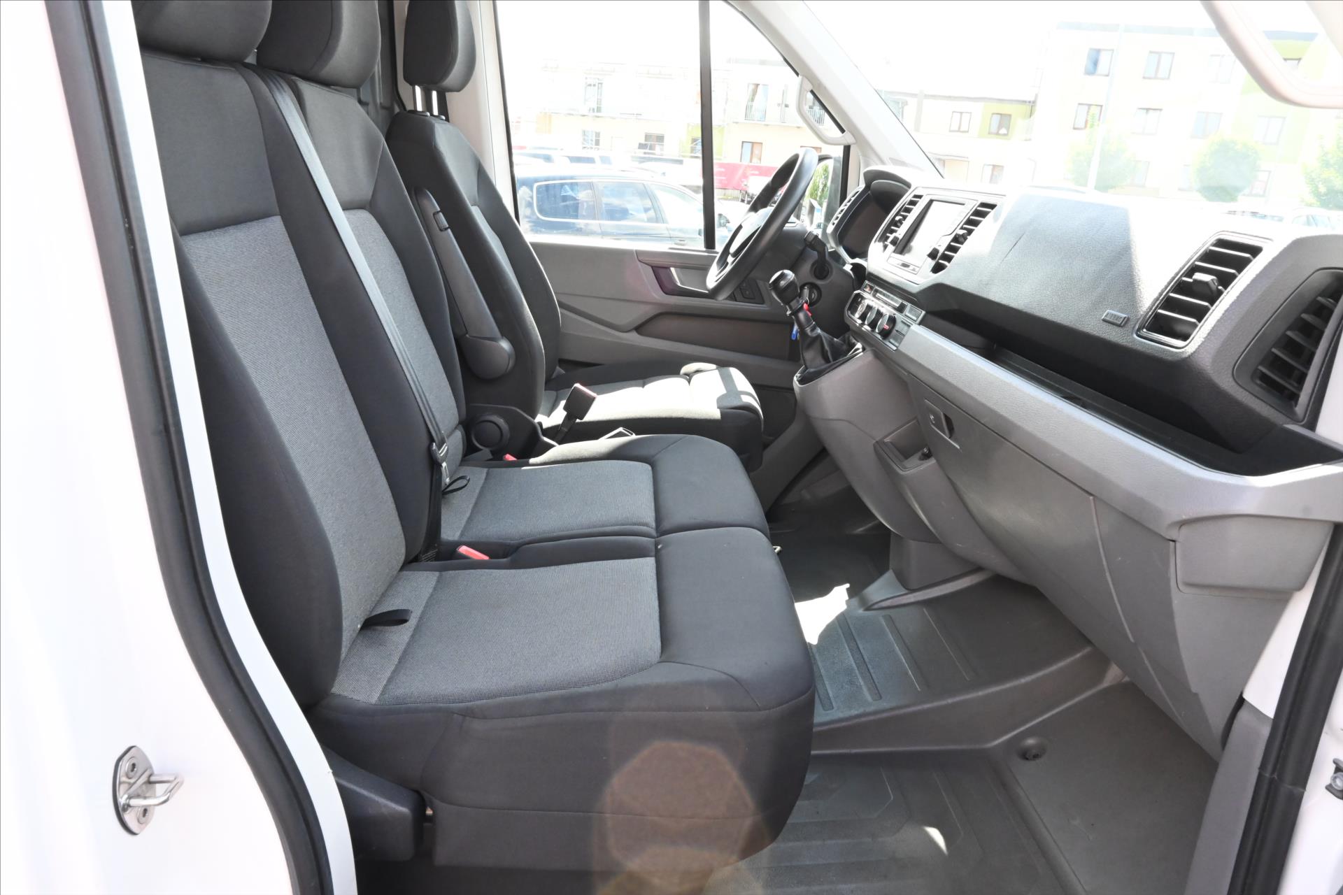 Hlavní fotografie vozu Volkswagen Crafter 2,0 TDI 103kW L3H2 Záruka až 5 let (14)