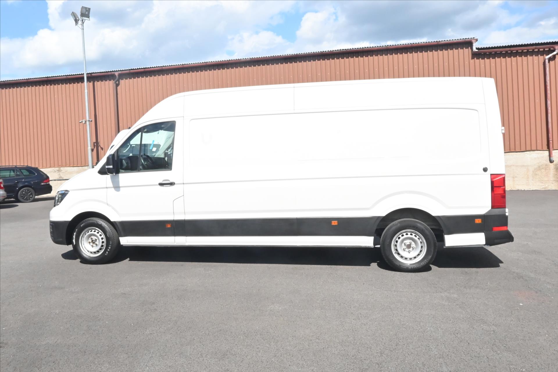 Hlavní fotografie vozu Volkswagen Crafter 2,0 TDI 103kW L3H2 Záruka až 5 let (8)