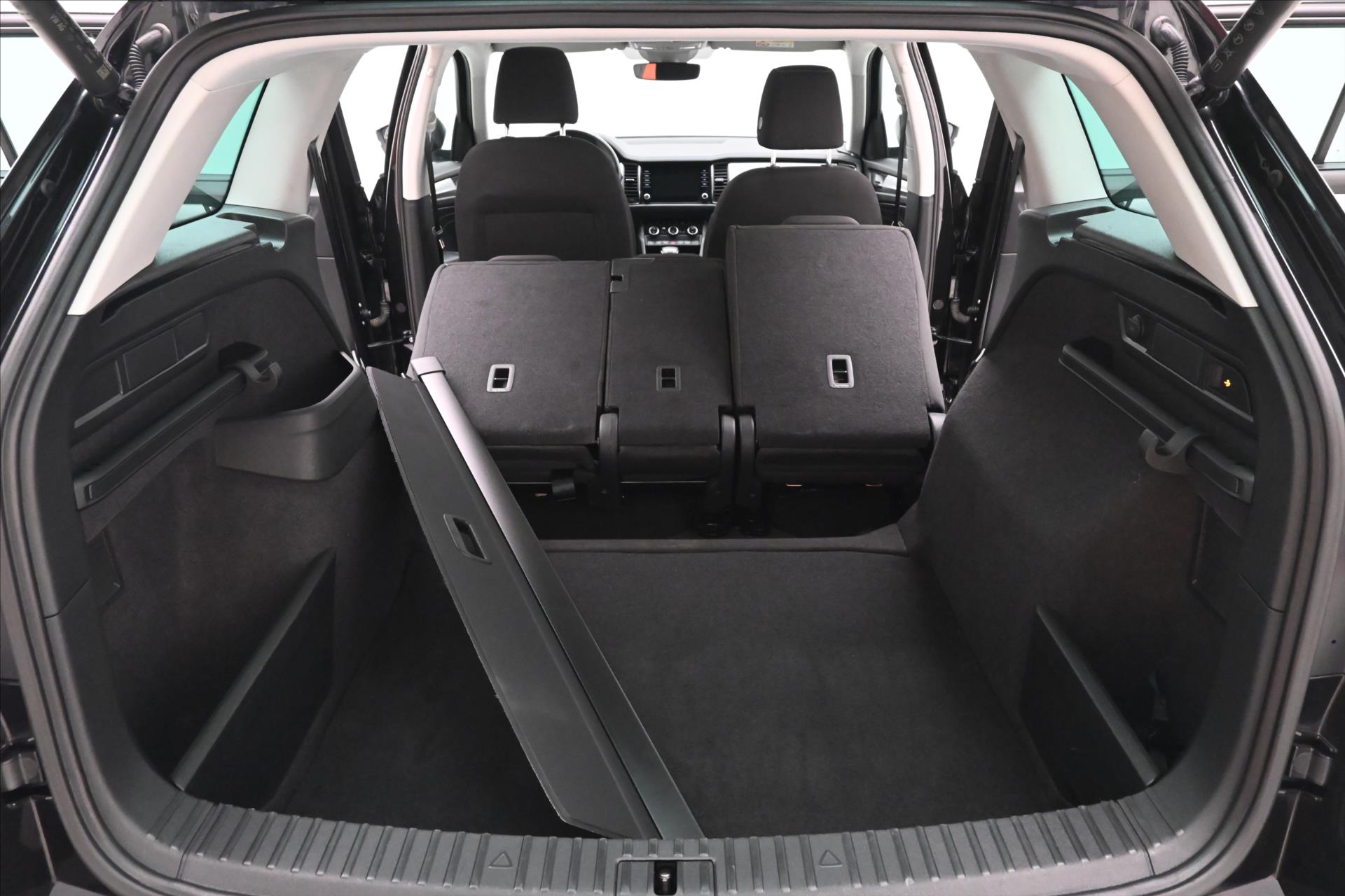 Hlavní fotografie vozu Škoda Kodiaq 2,0 TDI 147 kW DSG 4x4 Záruka až 5 let (11)