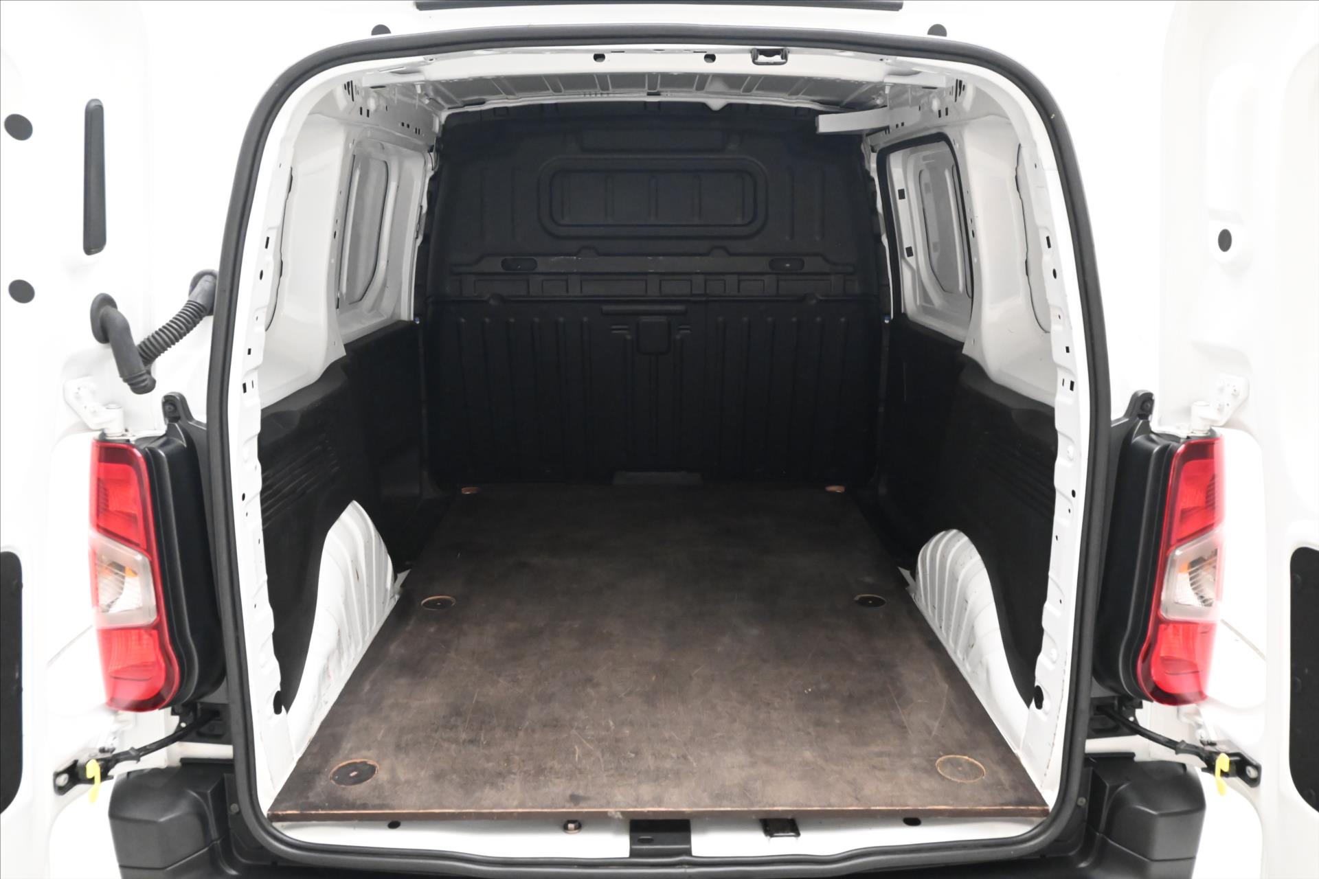 Main photo of the car Toyota Proace 1.5 D-4D 75kW CR 1st owner Warranty up to 5 years (11)