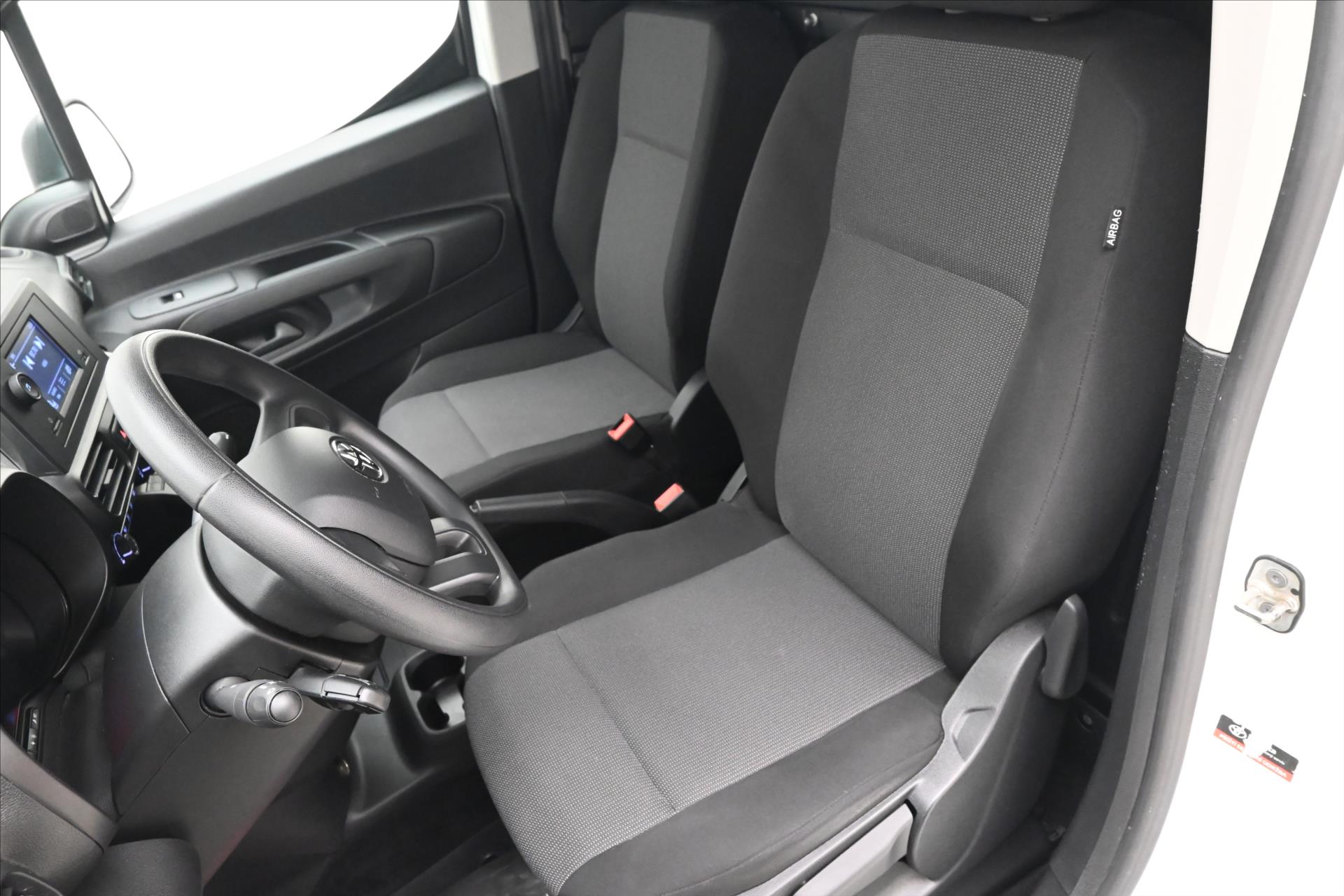 Hlavní fotografie vozu Toyota Proace 1,5 D-4D 75kW ČR 1.majitel Záruka až 5 let (26)
