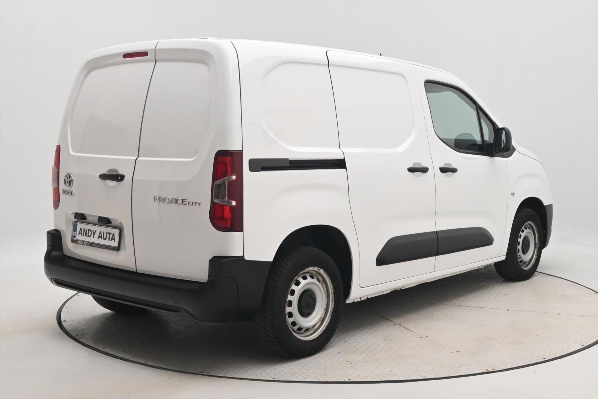 Main photo of the car Toyota Proace 1.5 D-4D 75kW CR 1st owner Warranty up to 5 years (6)