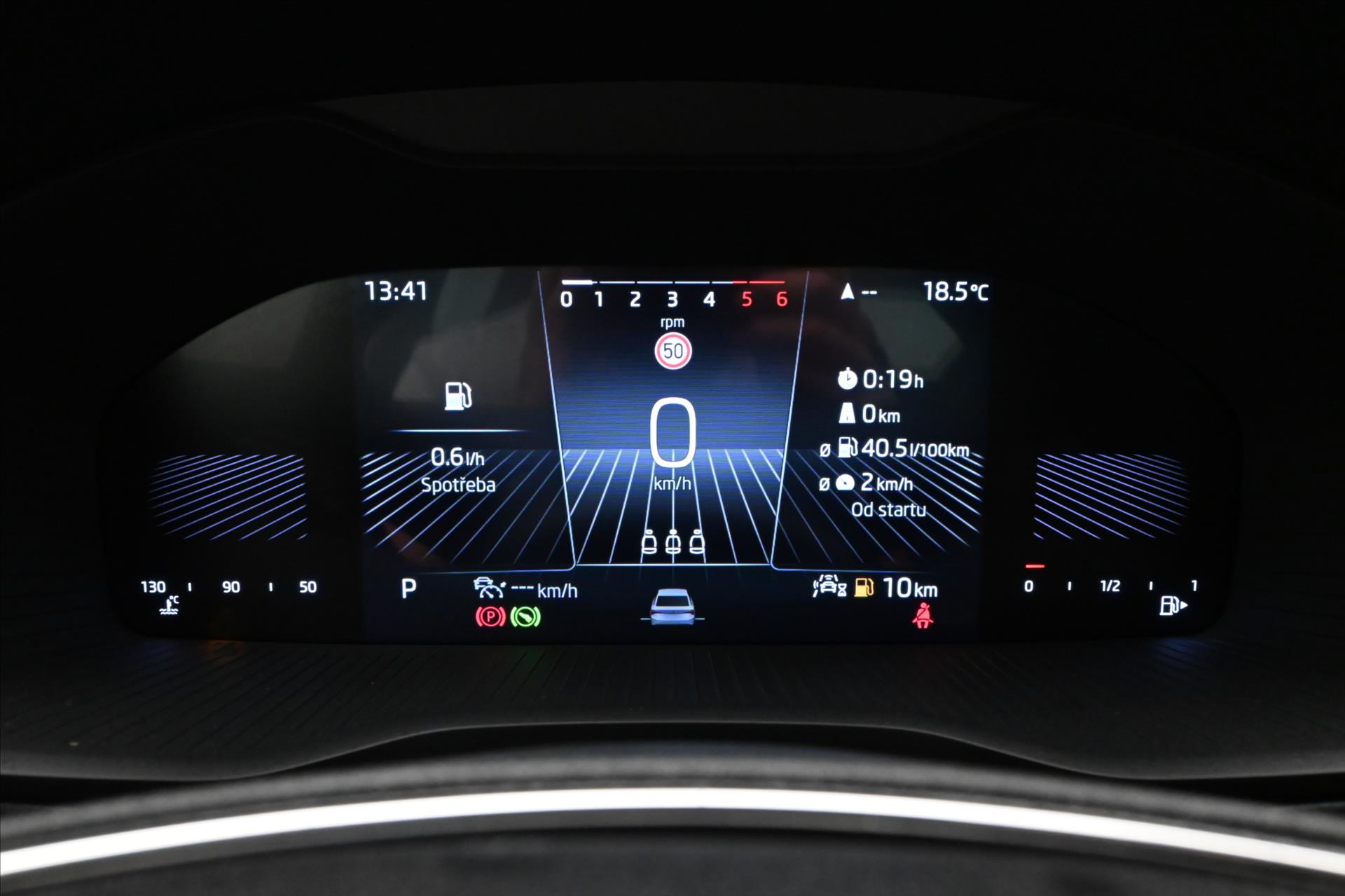 Main photo of the car Skoda Karoq 2.0 TDI 85kW DSG TOWABLE Warranty up to 5 years (17)