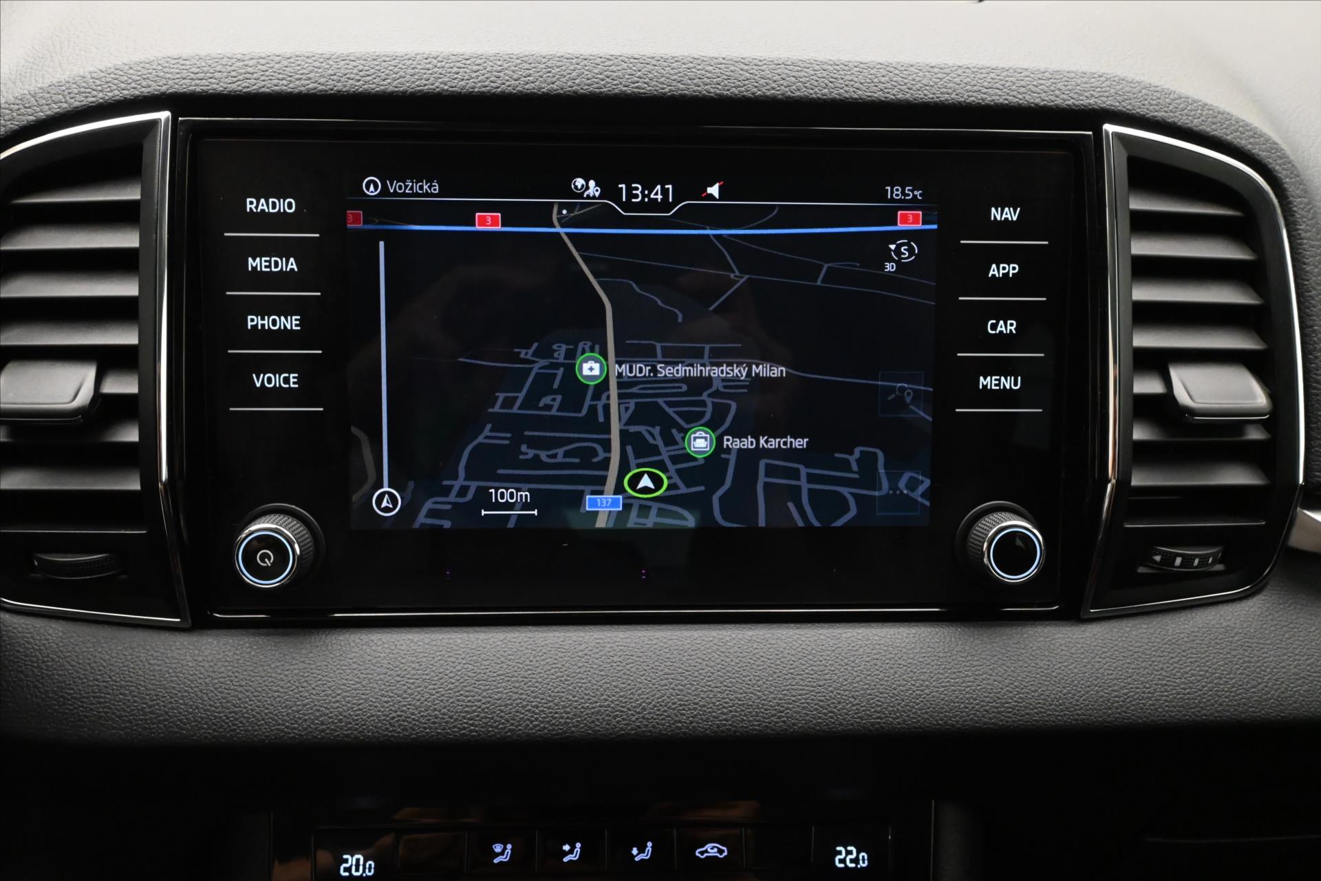 Main photo of the car Skoda Karoq 2.0 TDI 85kW DSG TOWABLE Warranty up to 5 years (21)