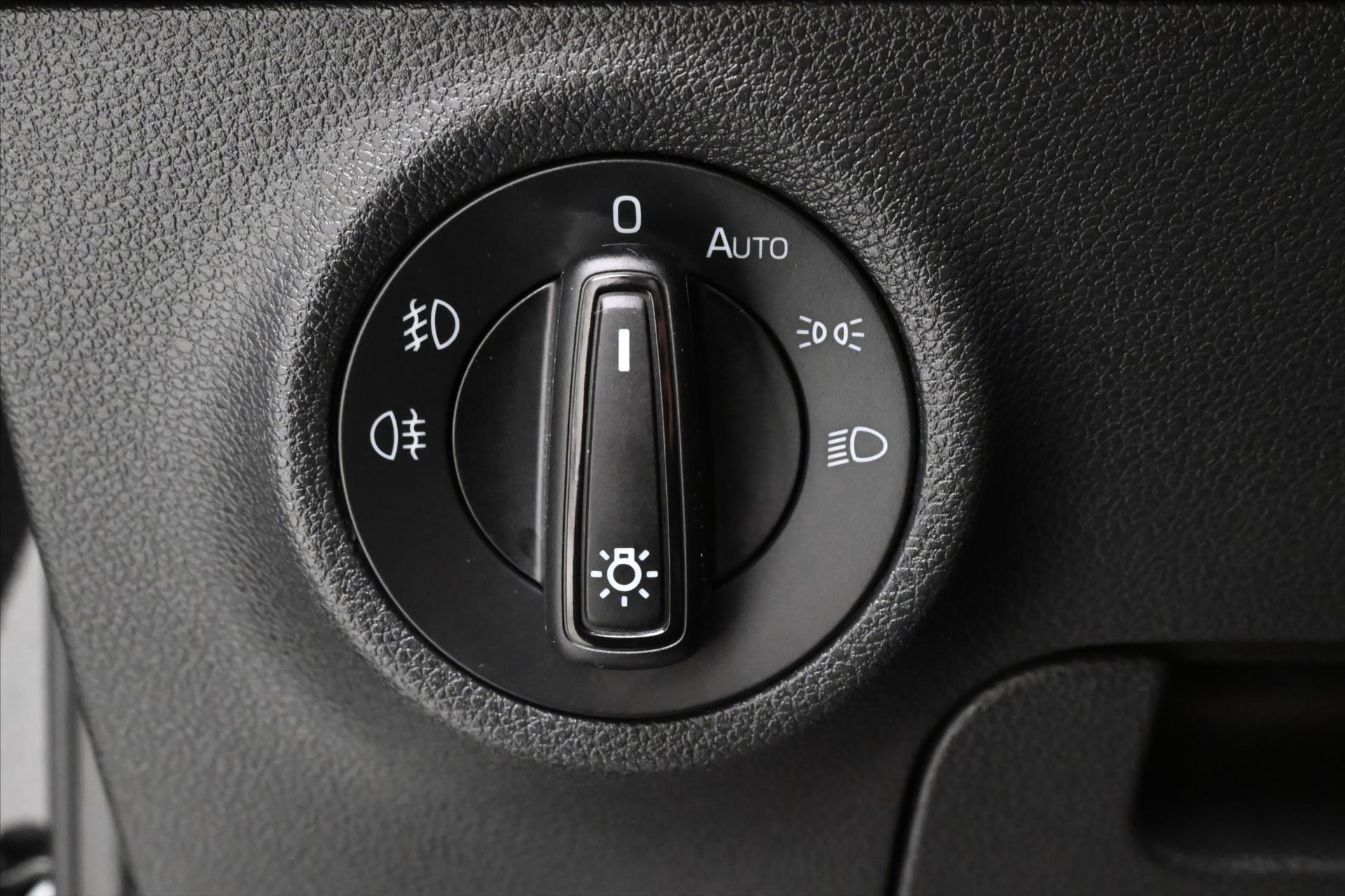 Main photo of the car Skoda Karoq 2.0 TDI 85kW DSG TOWABLE Warranty up to 5 years (27)