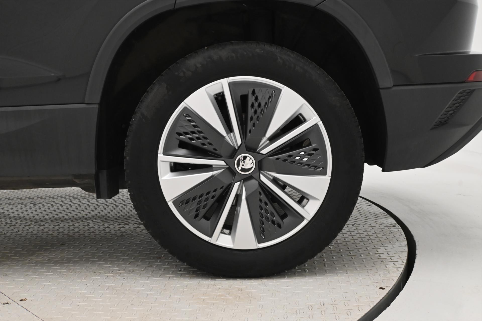 Main photo of the car Skoda Karoq 2.0 TDI 85kW DSG TOWABLE Warranty up to 5 years (33)