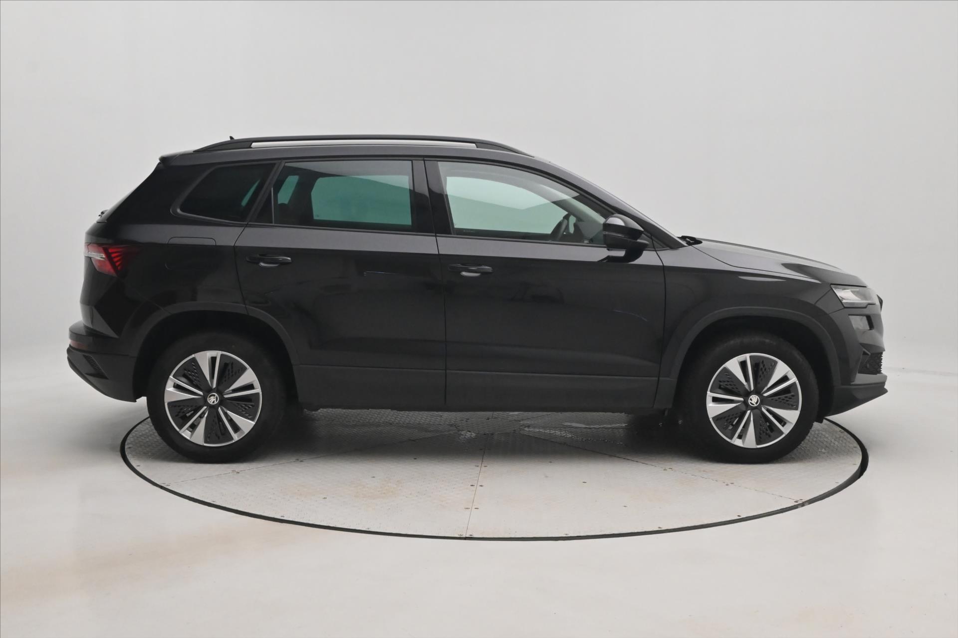 Main photo of the car Skoda Karoq 2.0 TDI 85kW DSG TOWABLE Warranty up to 5 years (5)