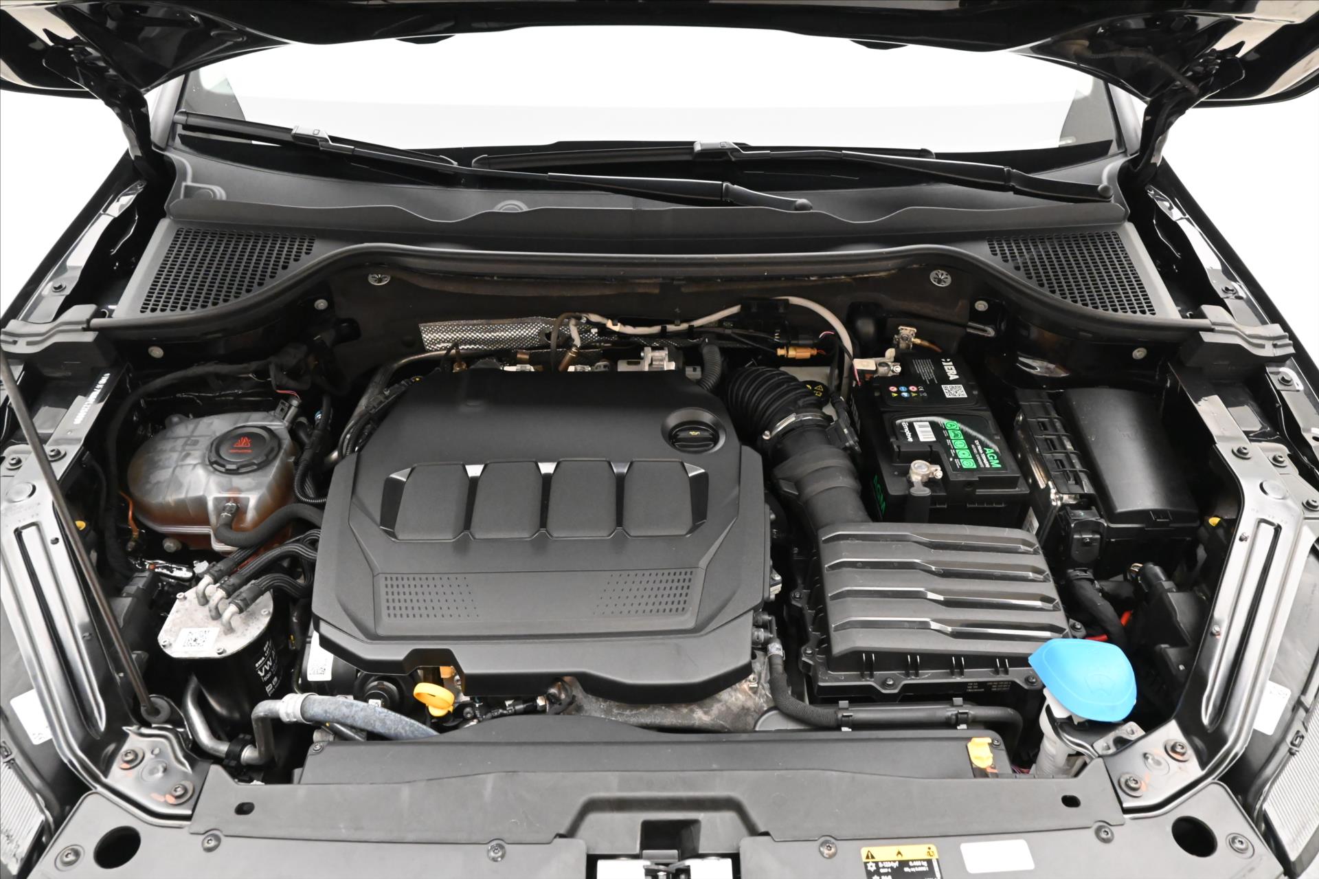 Main photo of the car Skoda Karoq 2.0 TDI 85kW DSG TOWABLE Warranty up to 5 years (10)