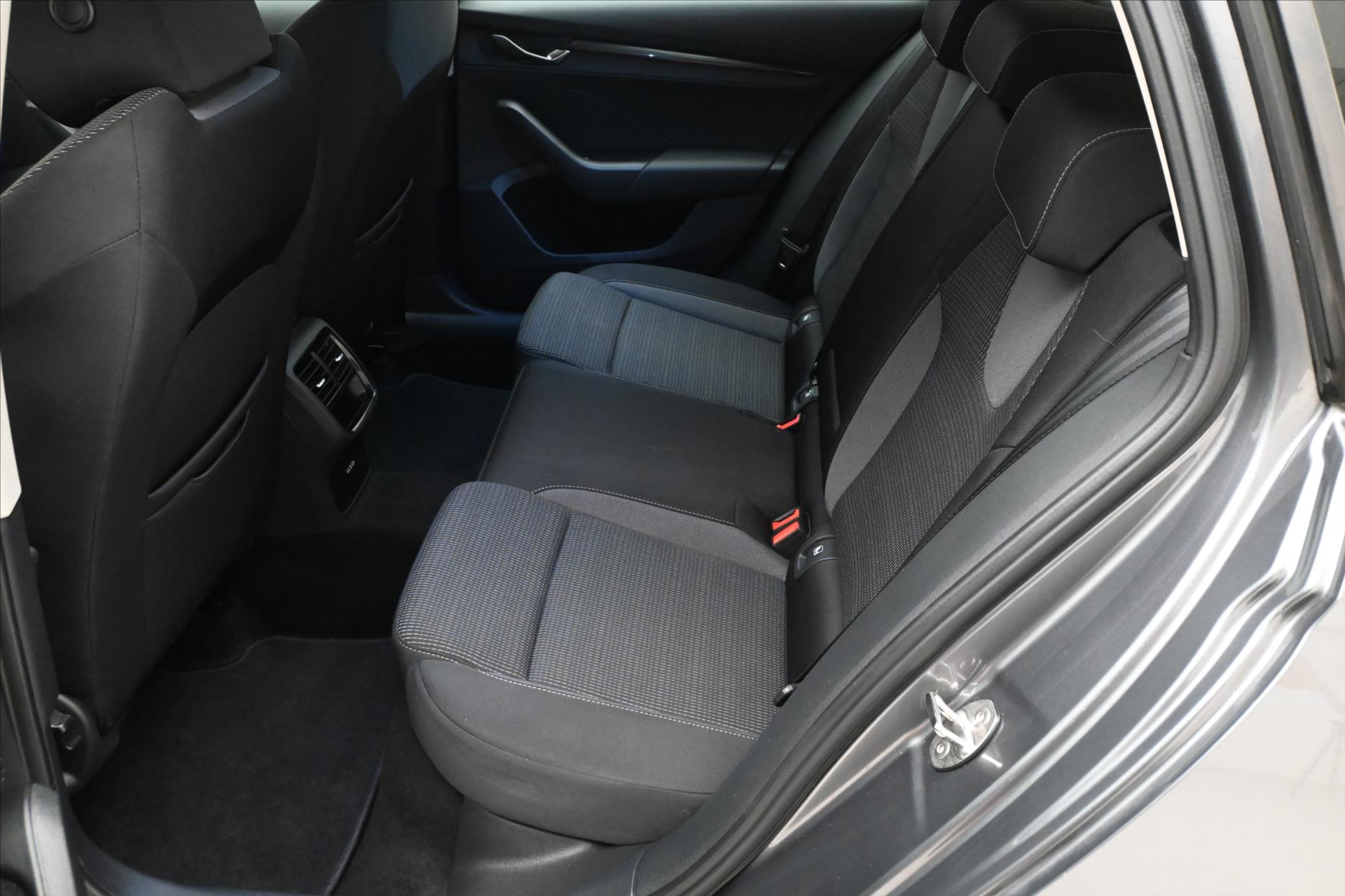 Main photo of the car Skoda Octavia 2.0 TDI 110 kW DSG Ambition Warranty up to 5 years (15)