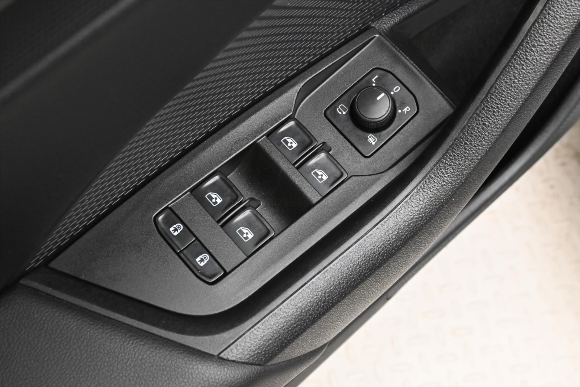Main photo of the car Skoda Octavia 2.0 TDI 110 kW DSG Ambition Warranty up to 5 years (25)