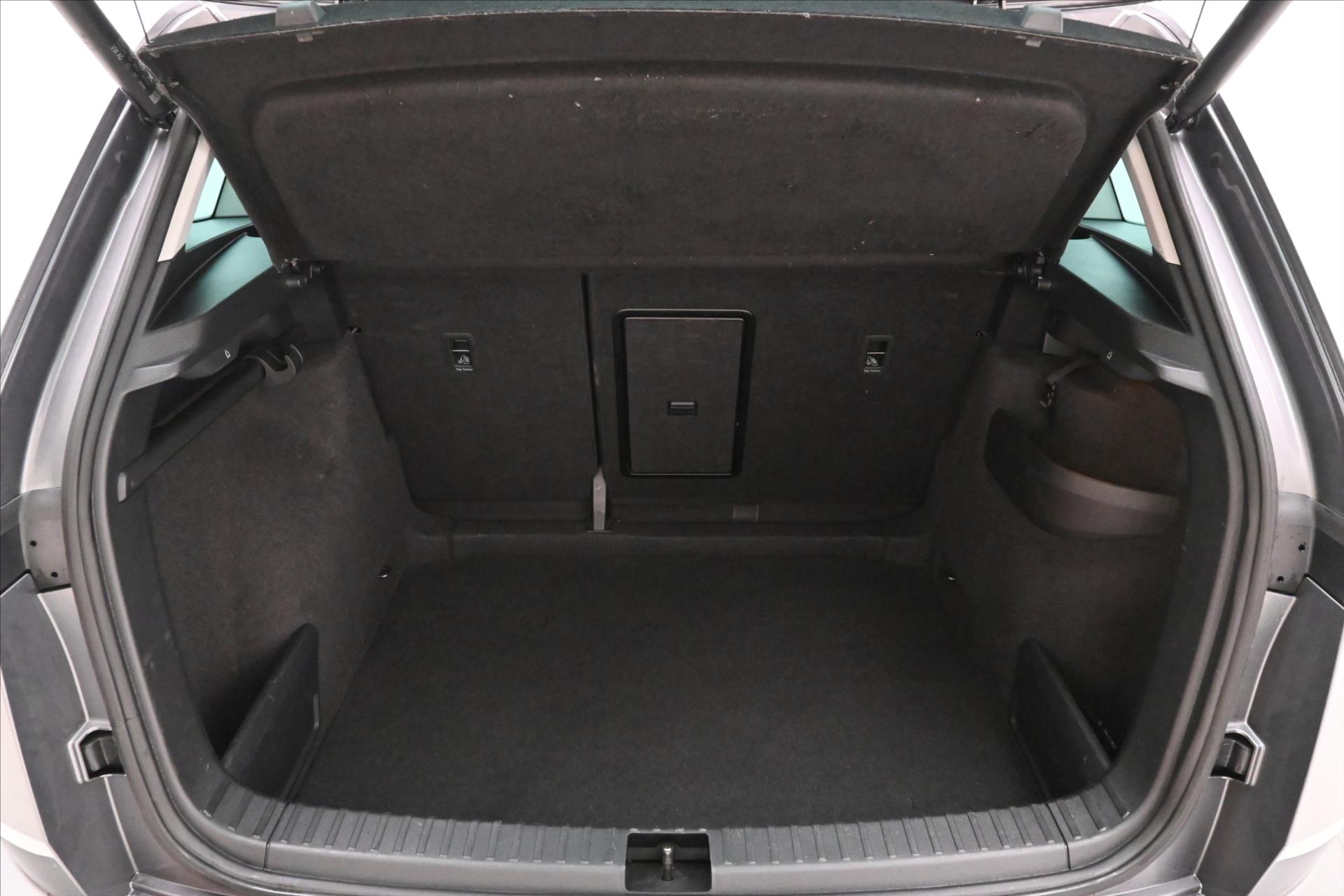 Hlavní fotografie vozu Škoda Karoq 2,0 TDI 85kW DSG EL.KUFR NAVI Záruka až 5 let (11)