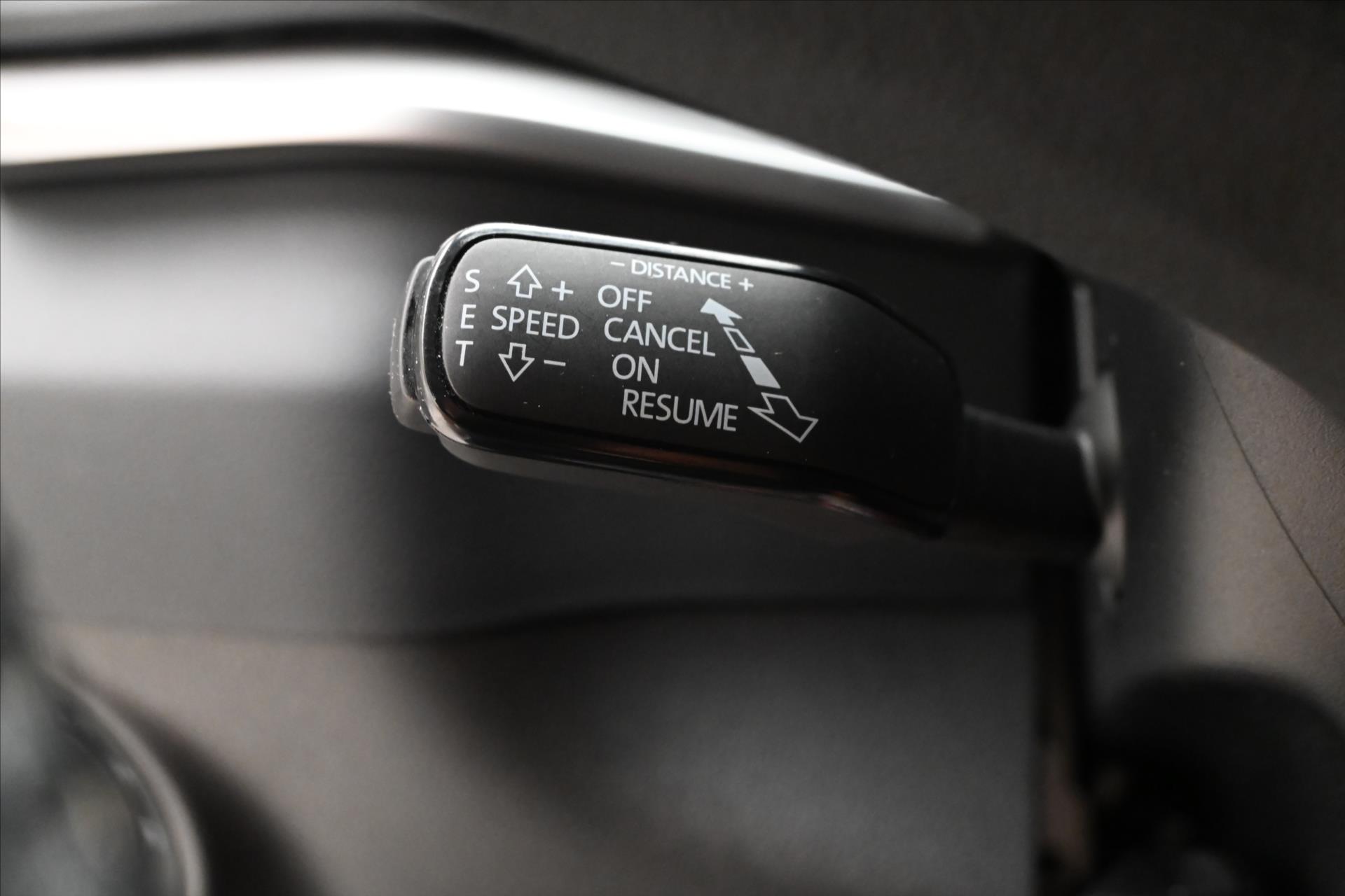 Hlavní fotografie vozu Škoda Karoq 2,0 TDI 85kW DSG EL.KUFR NAVI Záruka až 5 let (24)