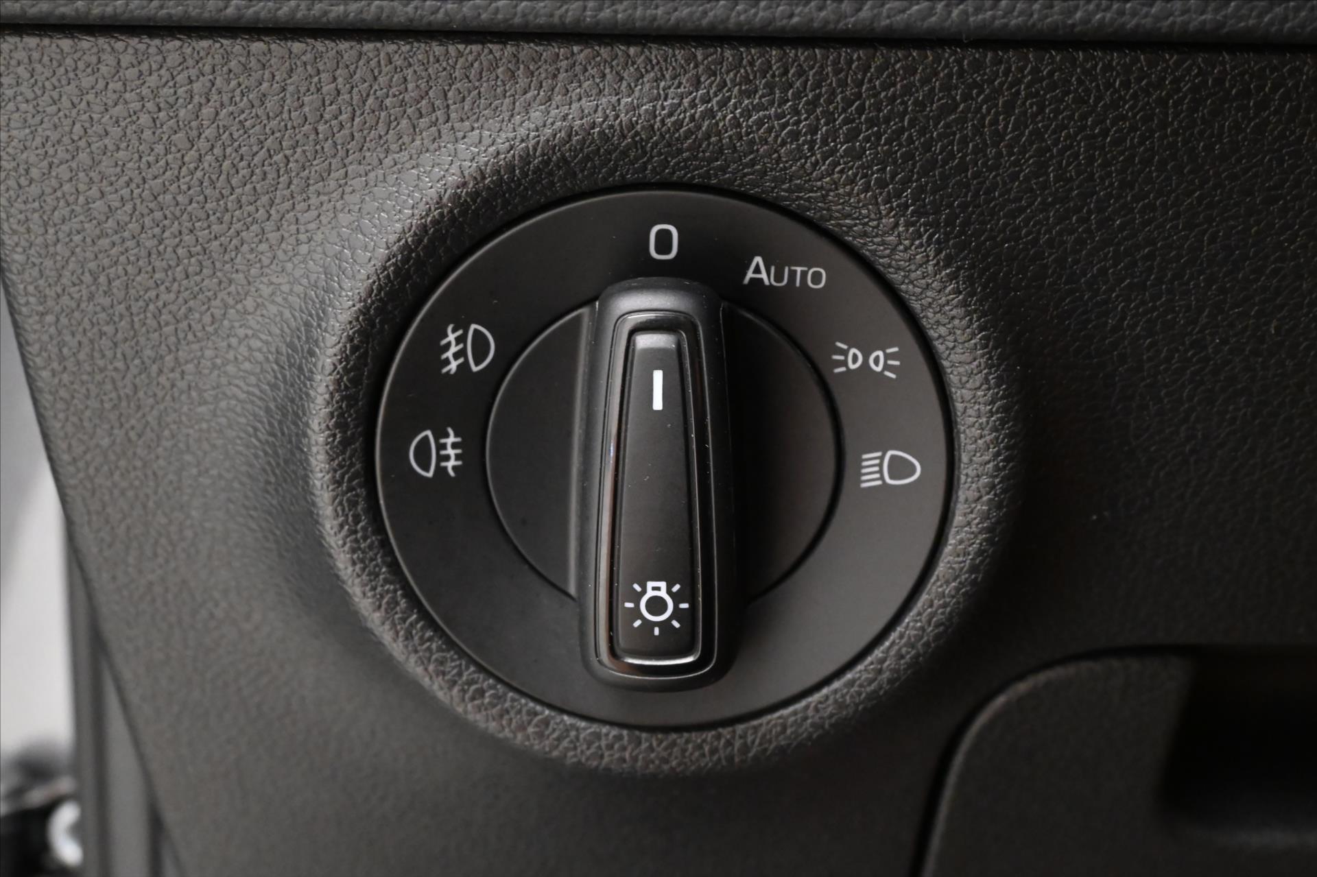 Hlavní fotografie vozu Škoda Karoq 2,0 TDI 85kW DSG EL.KUFR NAVI Záruka až 5 let (27)