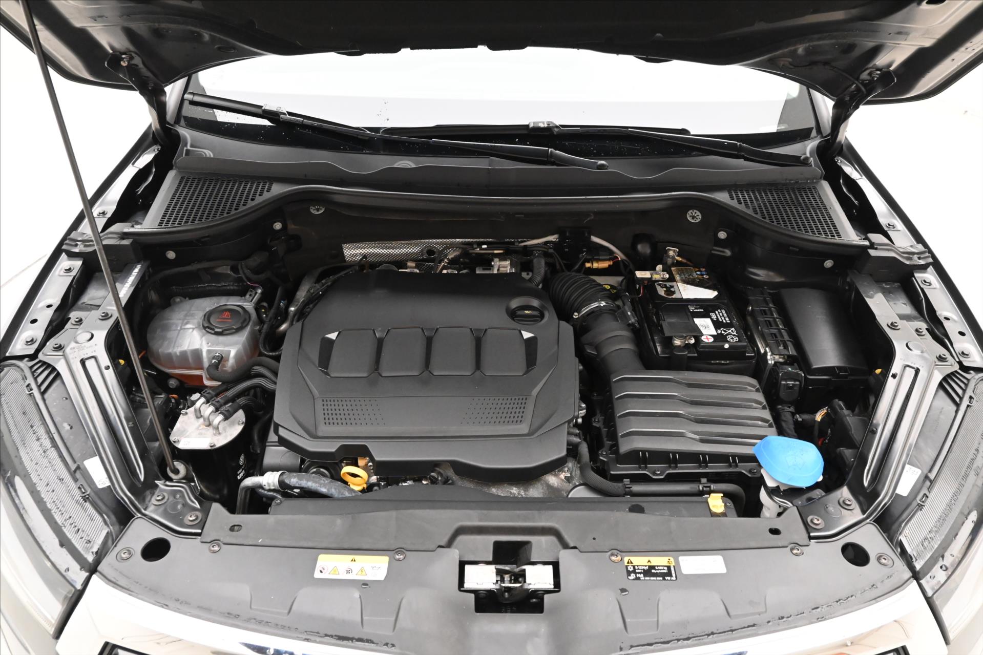 Hlavní fotografie vozu Škoda Karoq 2,0 TDI 85kW DSG EL.KUFR NAVI Záruka až 5 let (10)