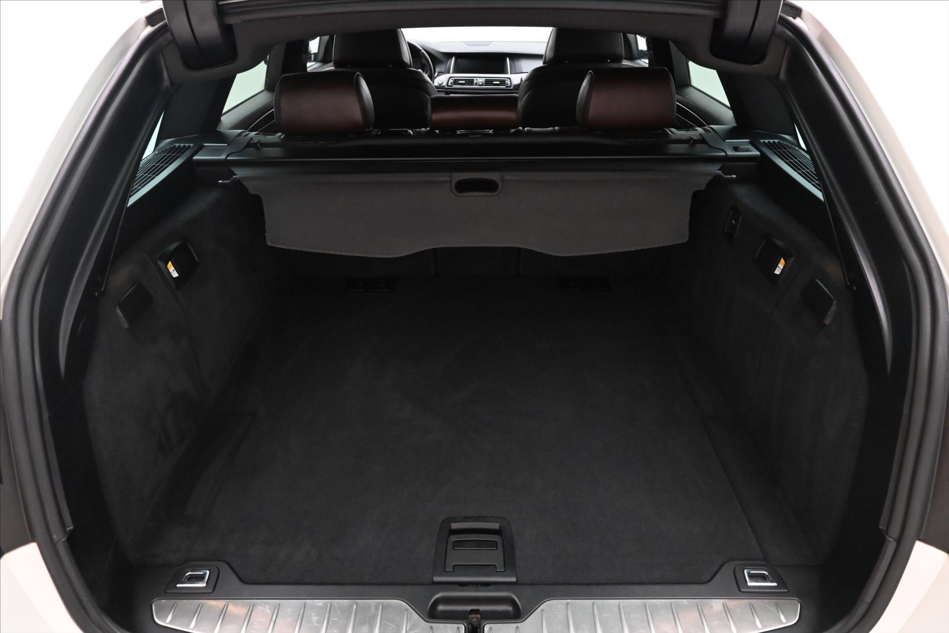 Hlavní fotografie vozu BMW Řada 5 3,0 530d 190 kW xDrive M-Packet Záruka až 5 let (10)