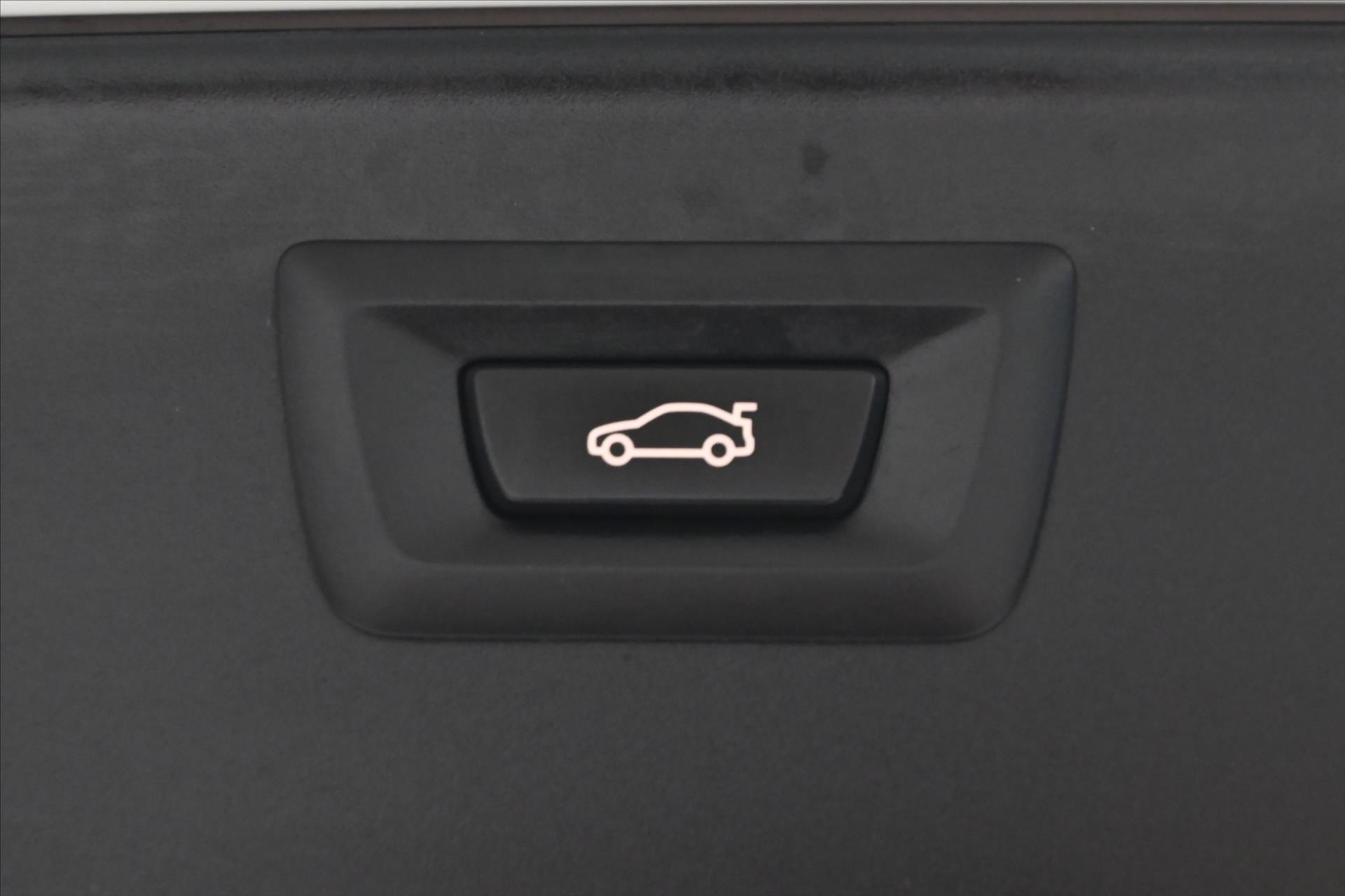 Hlavní fotografie vozu BMW Řada 5 3,0 530d 190 kW xDrive M-Packet Záruka až 5 let (26)