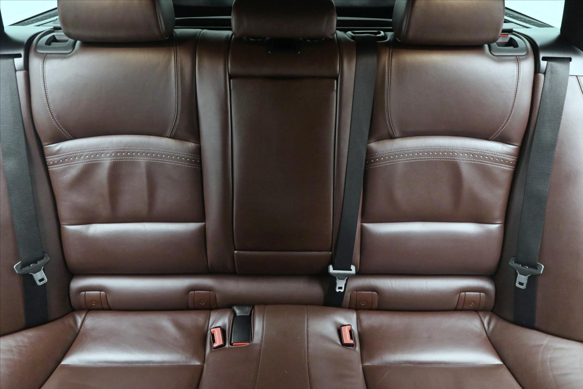 Hlavní fotografie vozu BMW Řada 5 3,0 530d 190 kW xDrive M-Packet Záruka až 5 let (27)