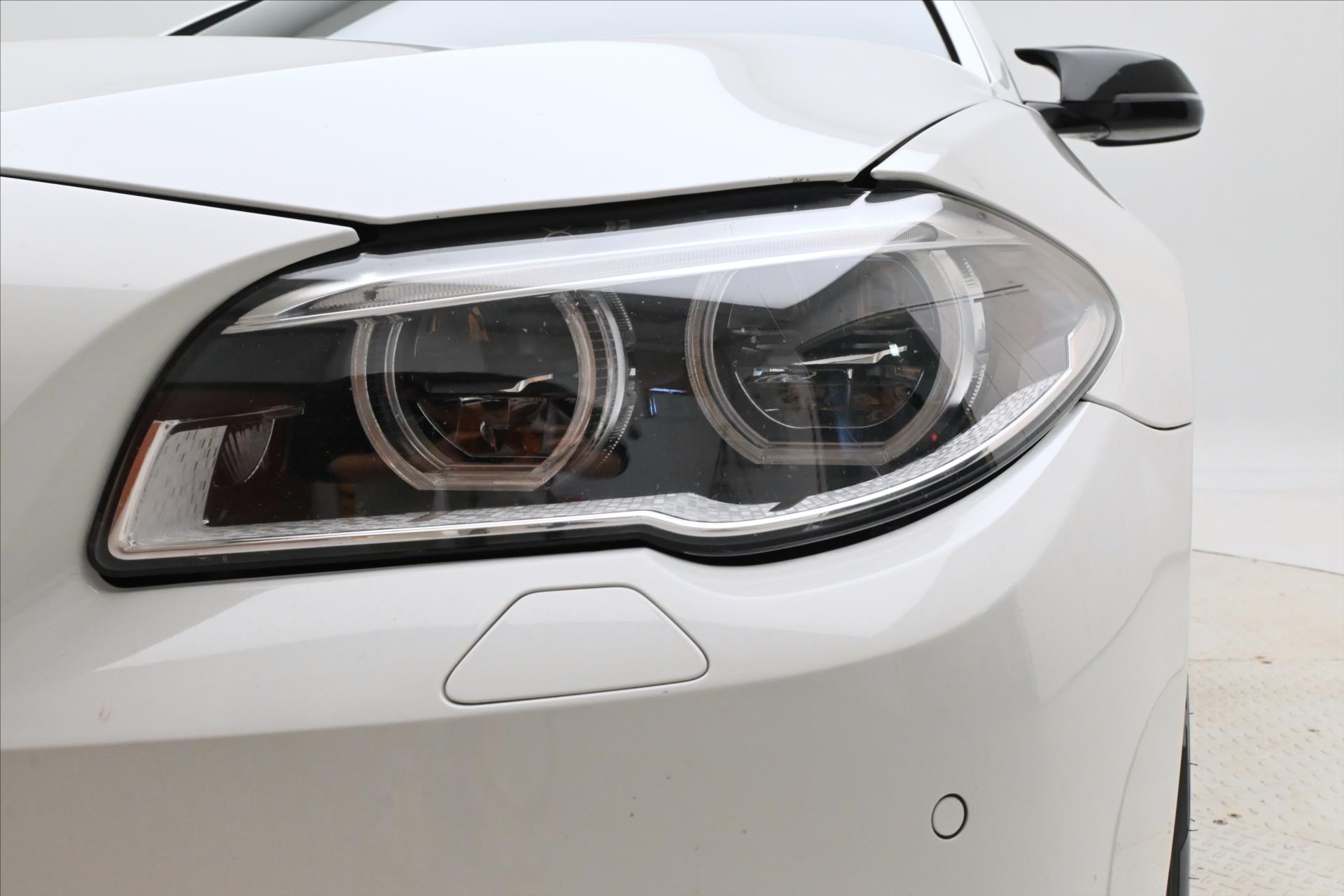 Hlavní fotografie vozu BMW Řada 5 3,0 530d 190 kW xDrive M-Packet Záruka až 5 let (28)