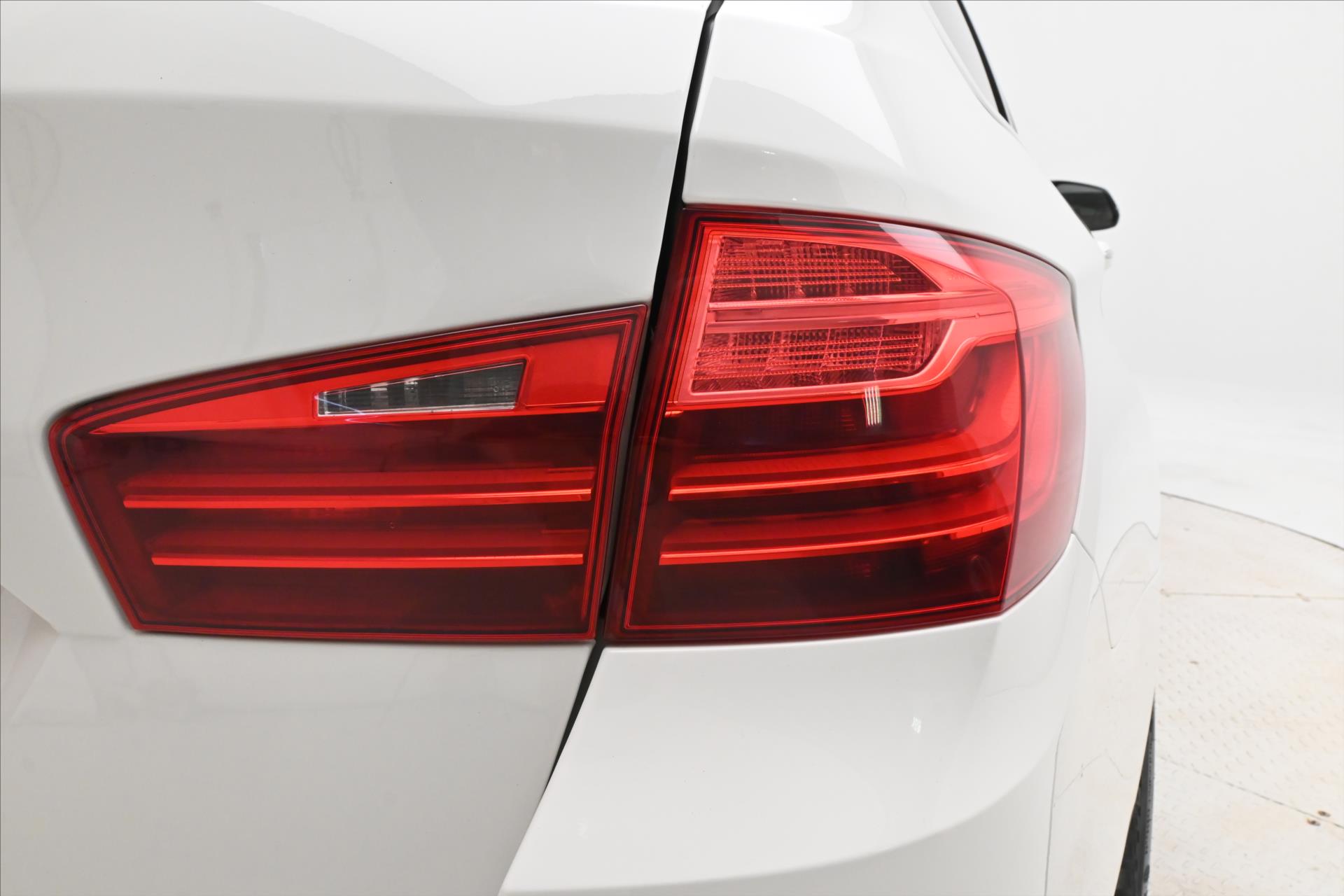 Hlavní fotografie vozu BMW Řada 5 3,0 530d 190 kW xDrive M-Packet Záruka až 5 let (29)