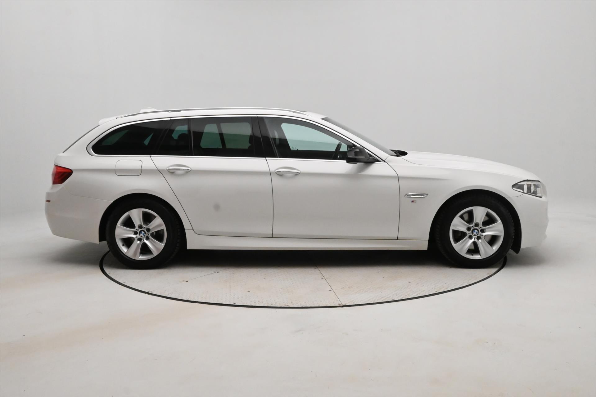 Hlavní fotografie vozu BMW Řada 5 3,0 530d 190kW xDrive M-Packet Záruka až 5 let (4)